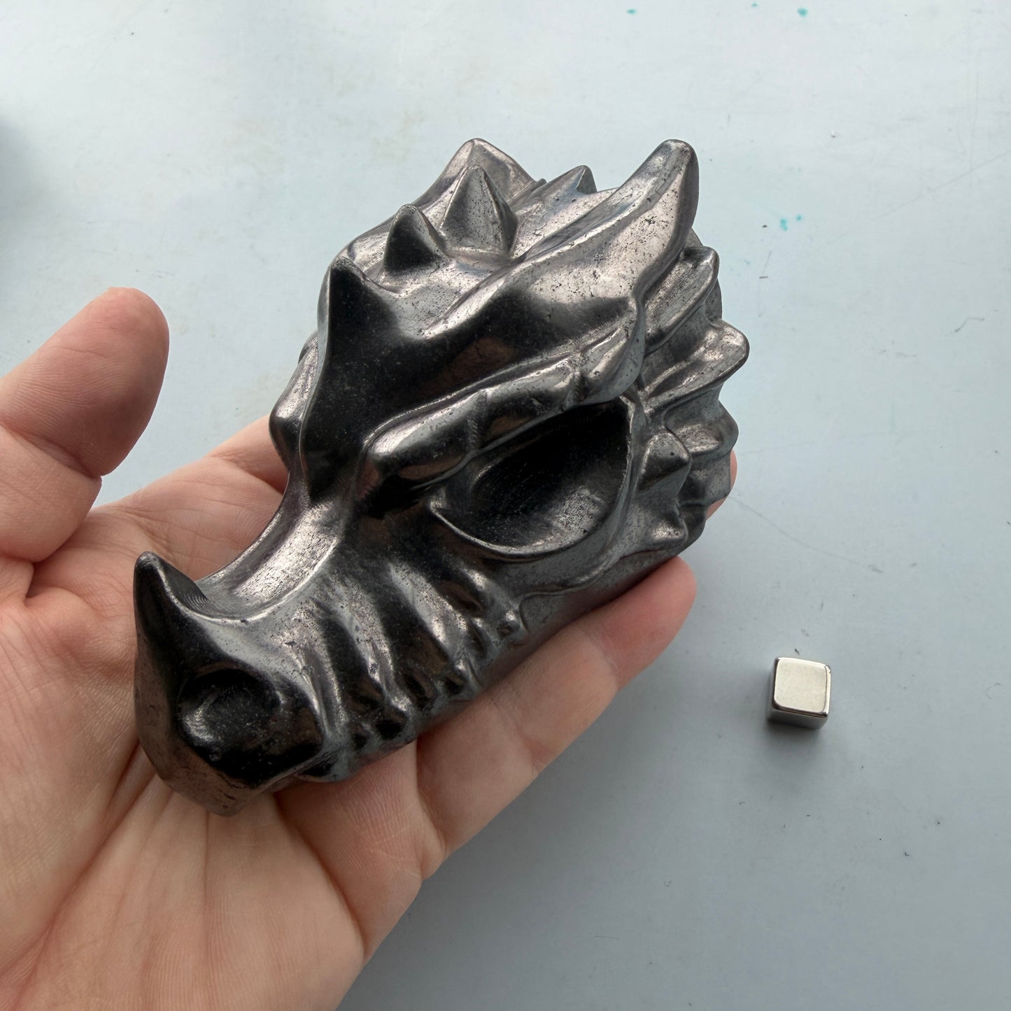 Shungit dragehoved 11x7 cm