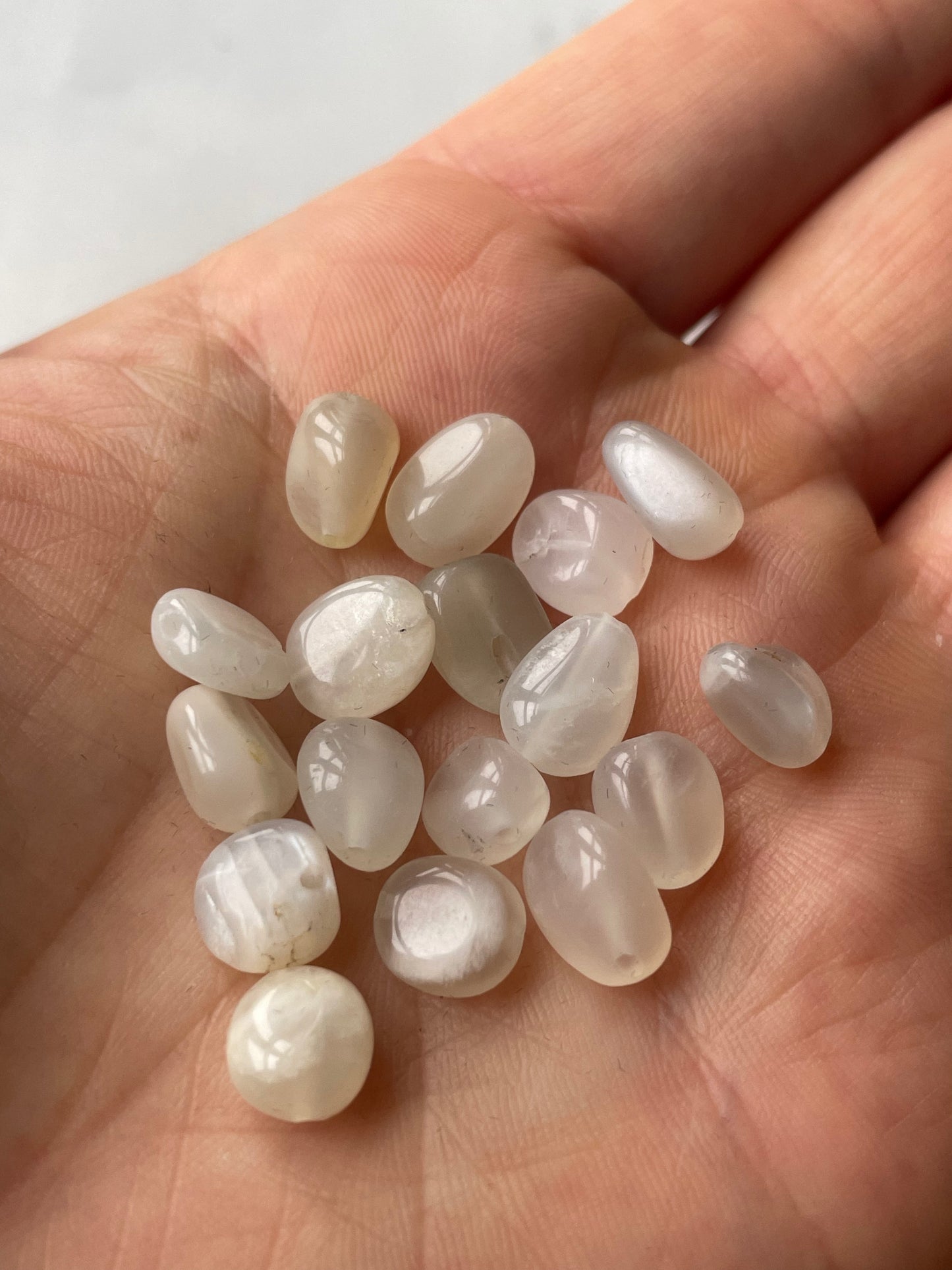 Månesten Hvid perle - nugget - 3 stk