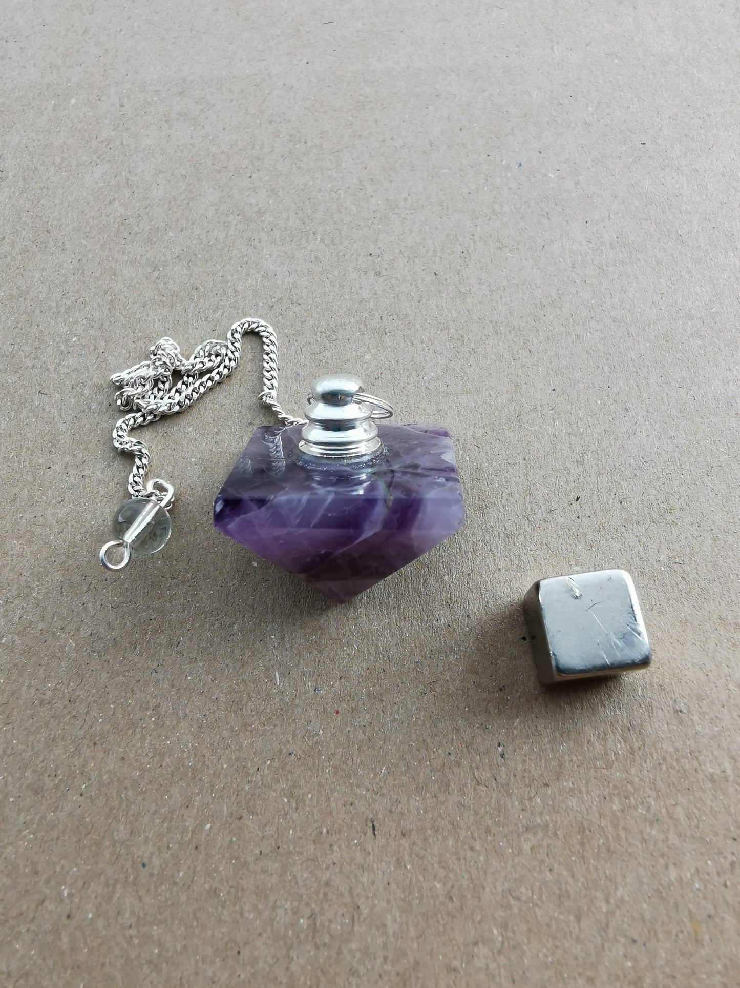 Ametyst pyramide pendul