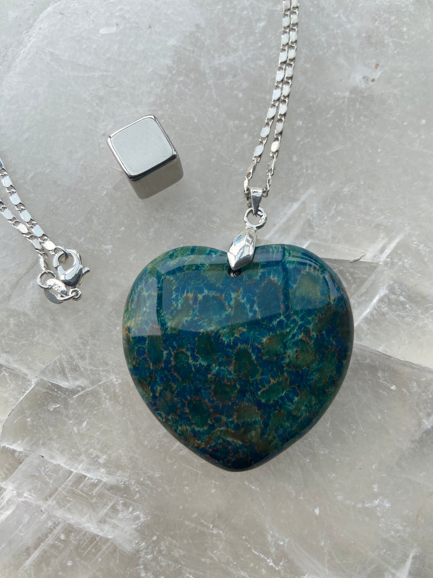 Forstenet koral halskæde 70 cm