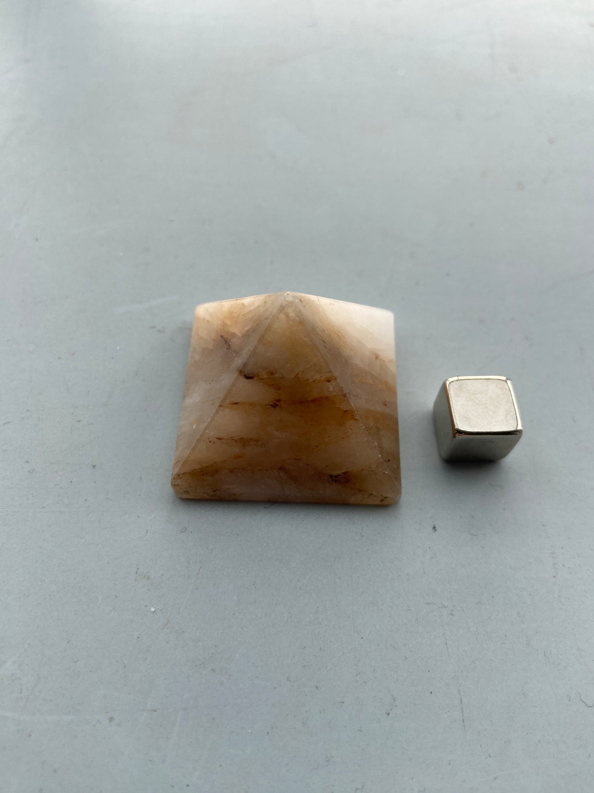 Baryt pyramide