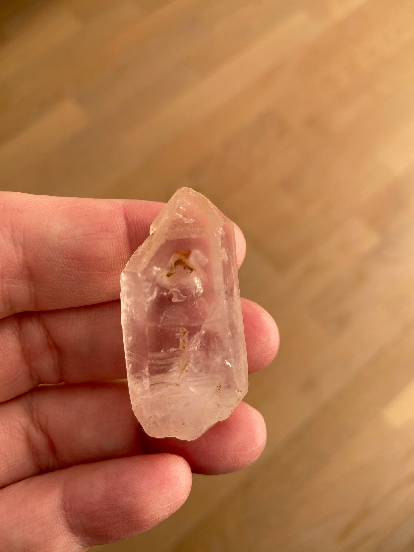 Lemurien Kvarts pink rå