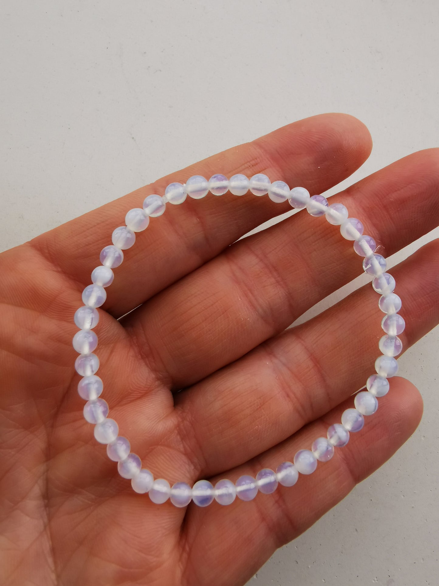 Armbånd Opalit 4 mm