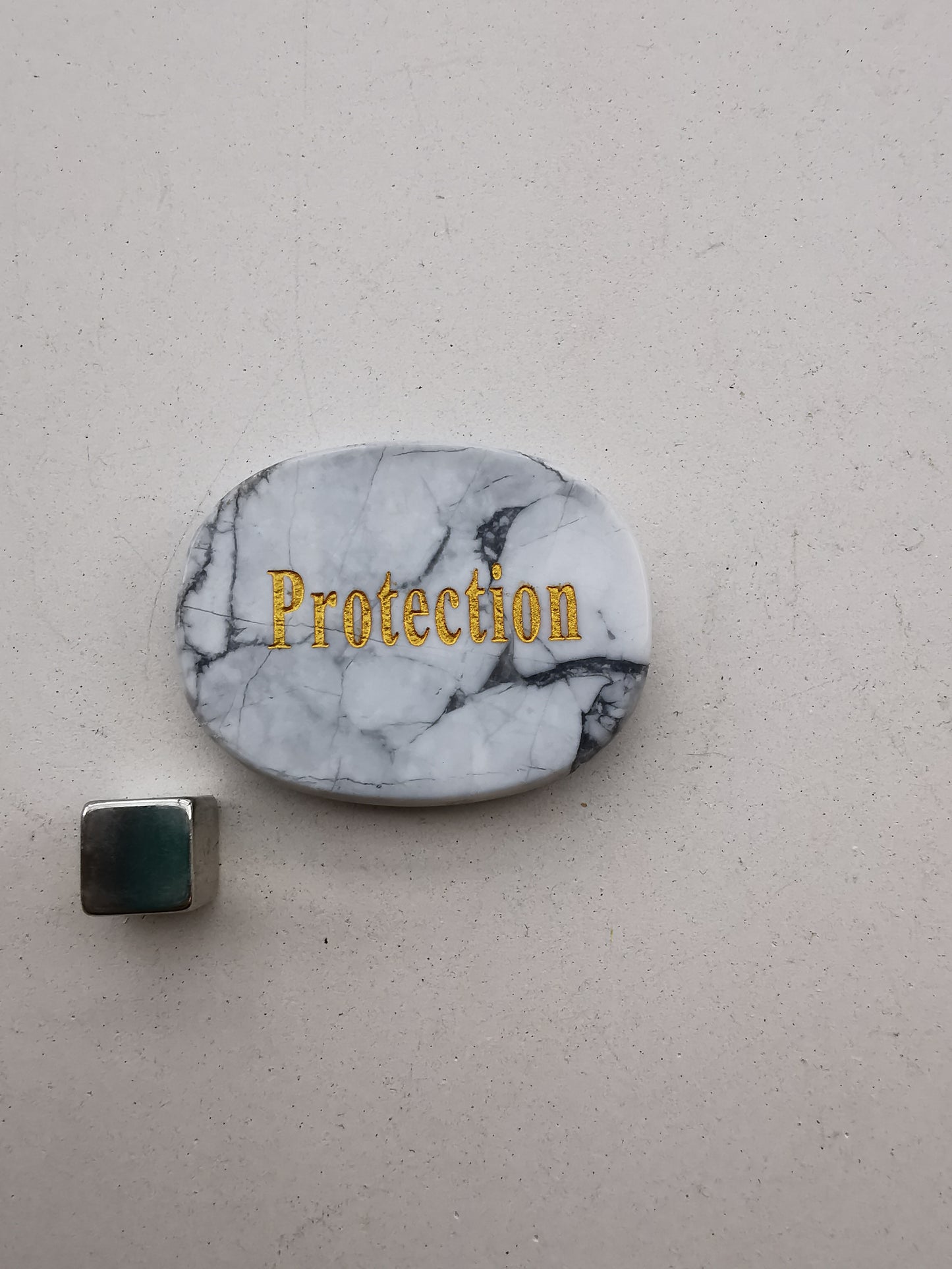 Howlit Hvid - 'Protection'