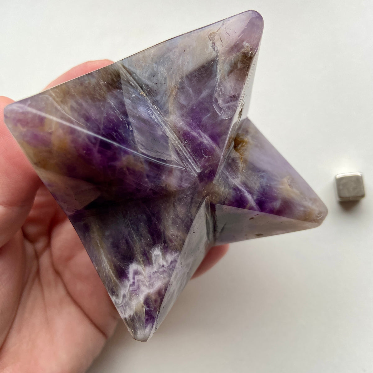 Agat ametyst merkaba der støtter rodchakraets jordforbindelse.