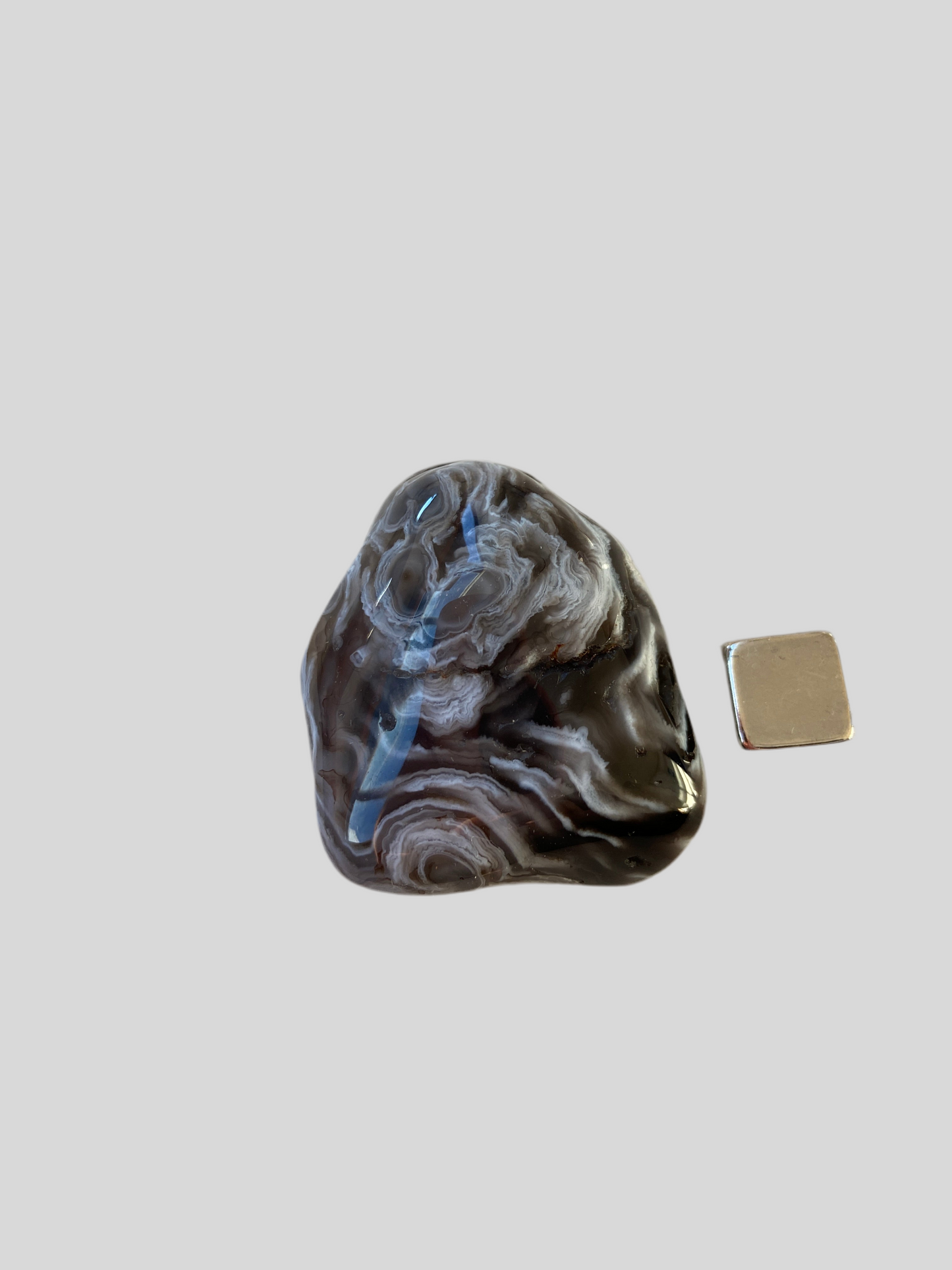 Agat Fjer – styrker intuition og kontakten til spirituelle guider.