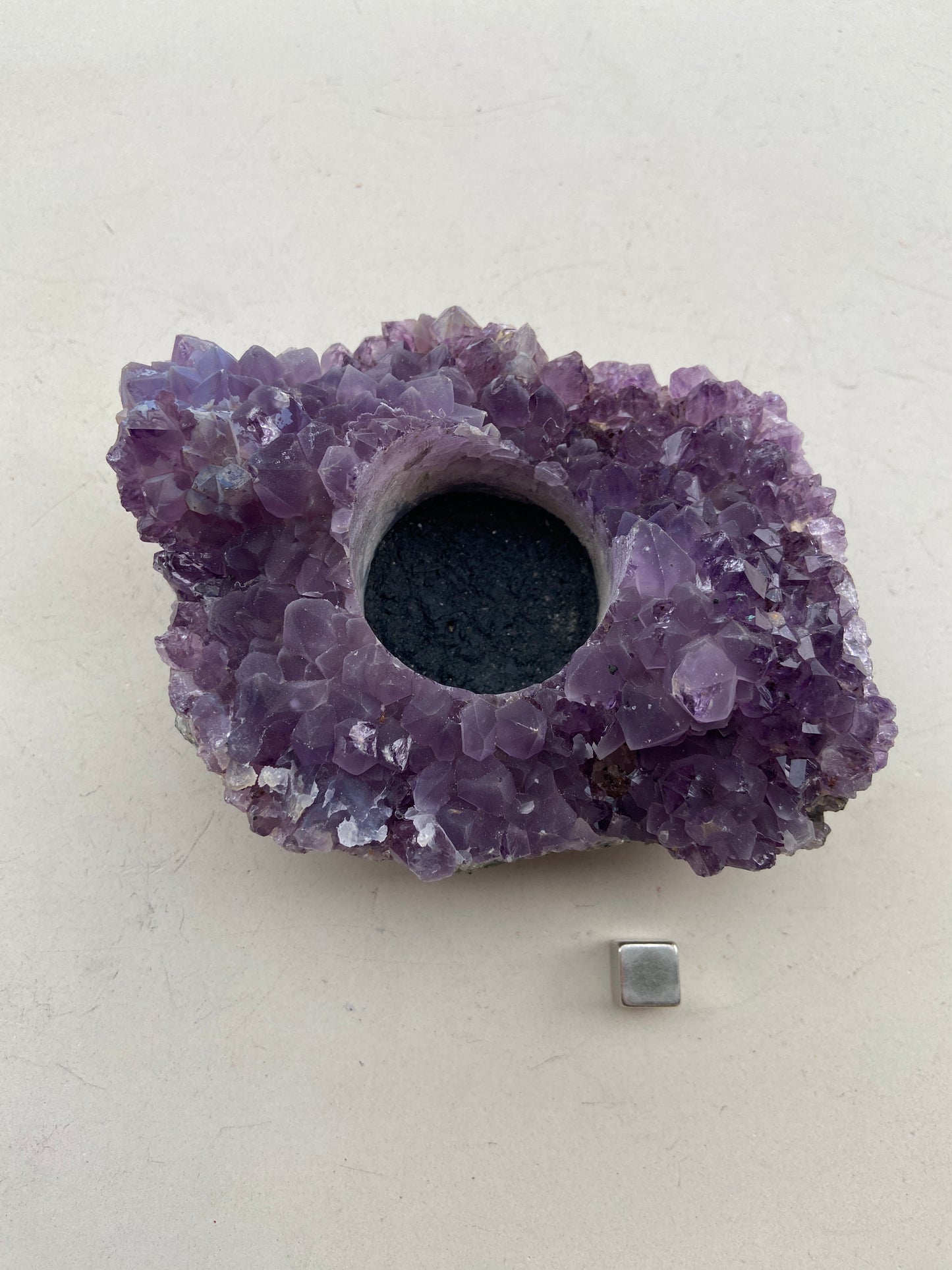 Ametyst krystal ideel til meditation og spirituel fordybelse.