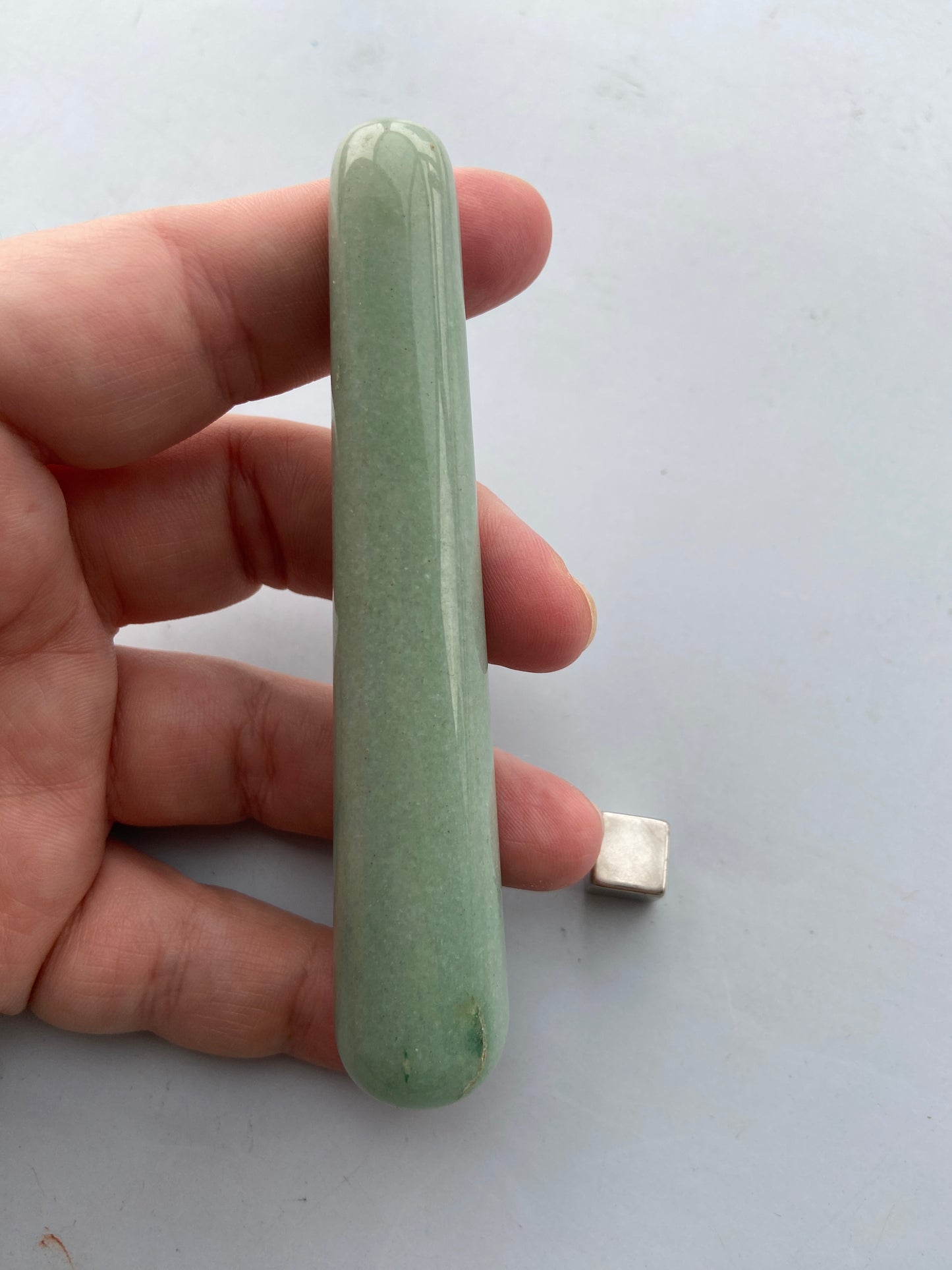 Aventurin grøn sten kendt som lykke- og heldsten.