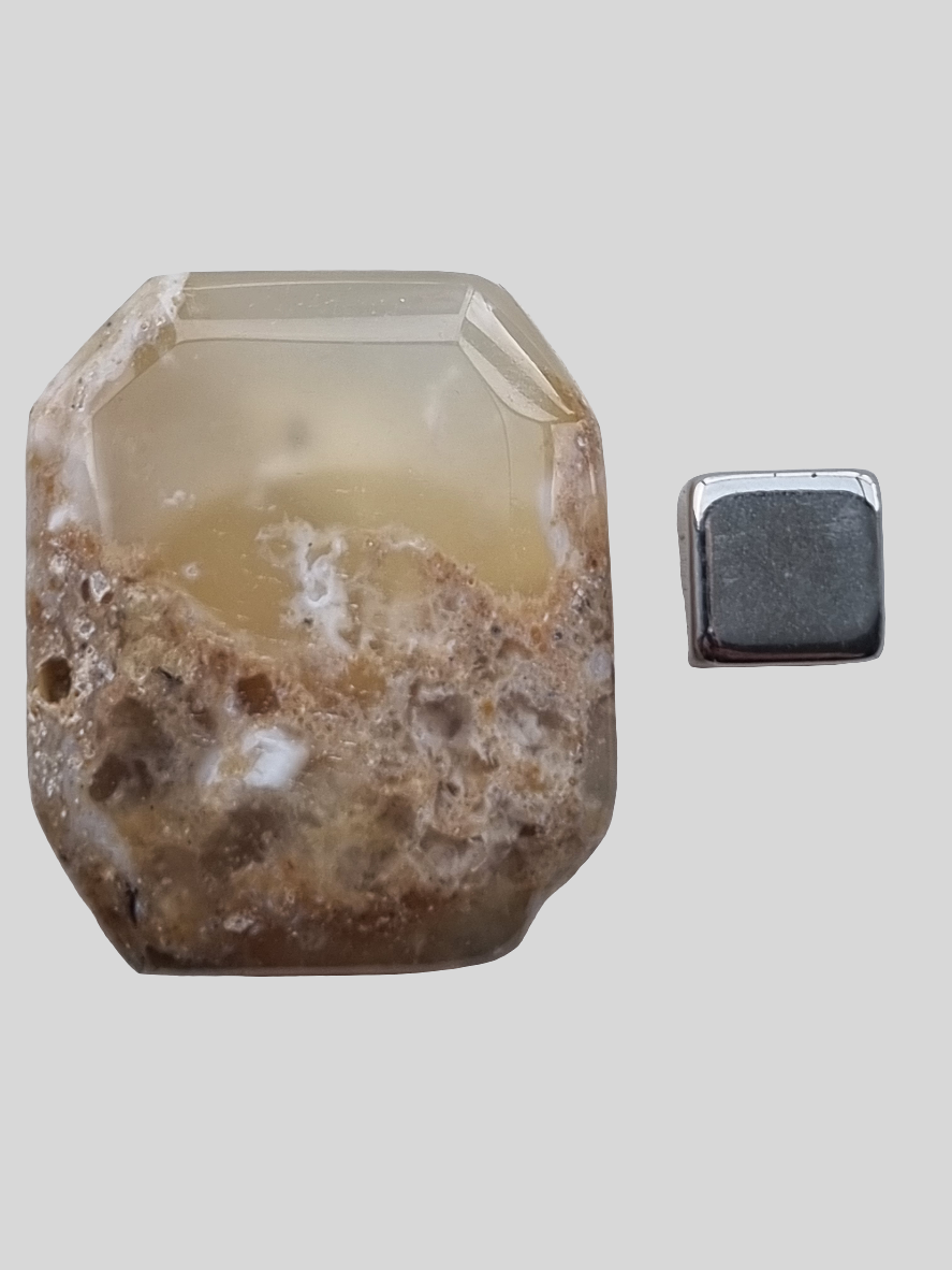 Opal karamel ottekantet