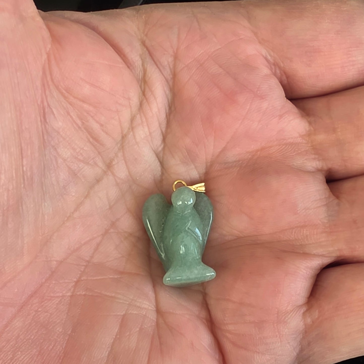 Grøn aventurin kendt som held- og lykkesten.