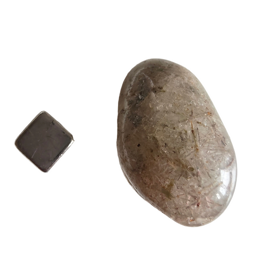 Heksefinger krystal kendt for transformation og spirituel beskyttelse.