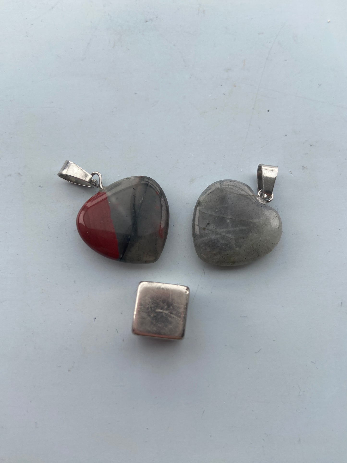 Heliotrop – stærk beskyttelseskrystal med grounding og stabil energi.