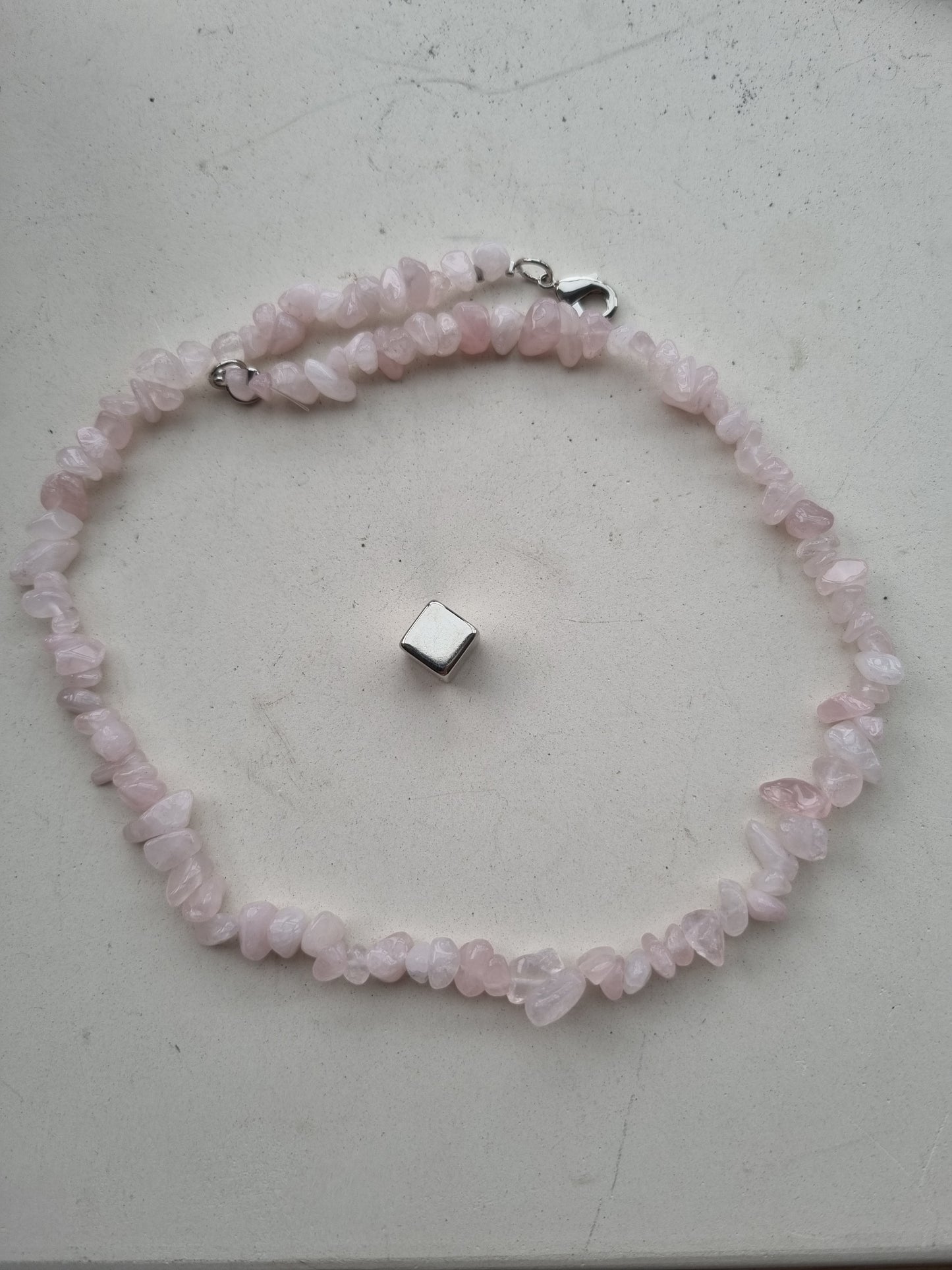 Rosakvarts halskæde