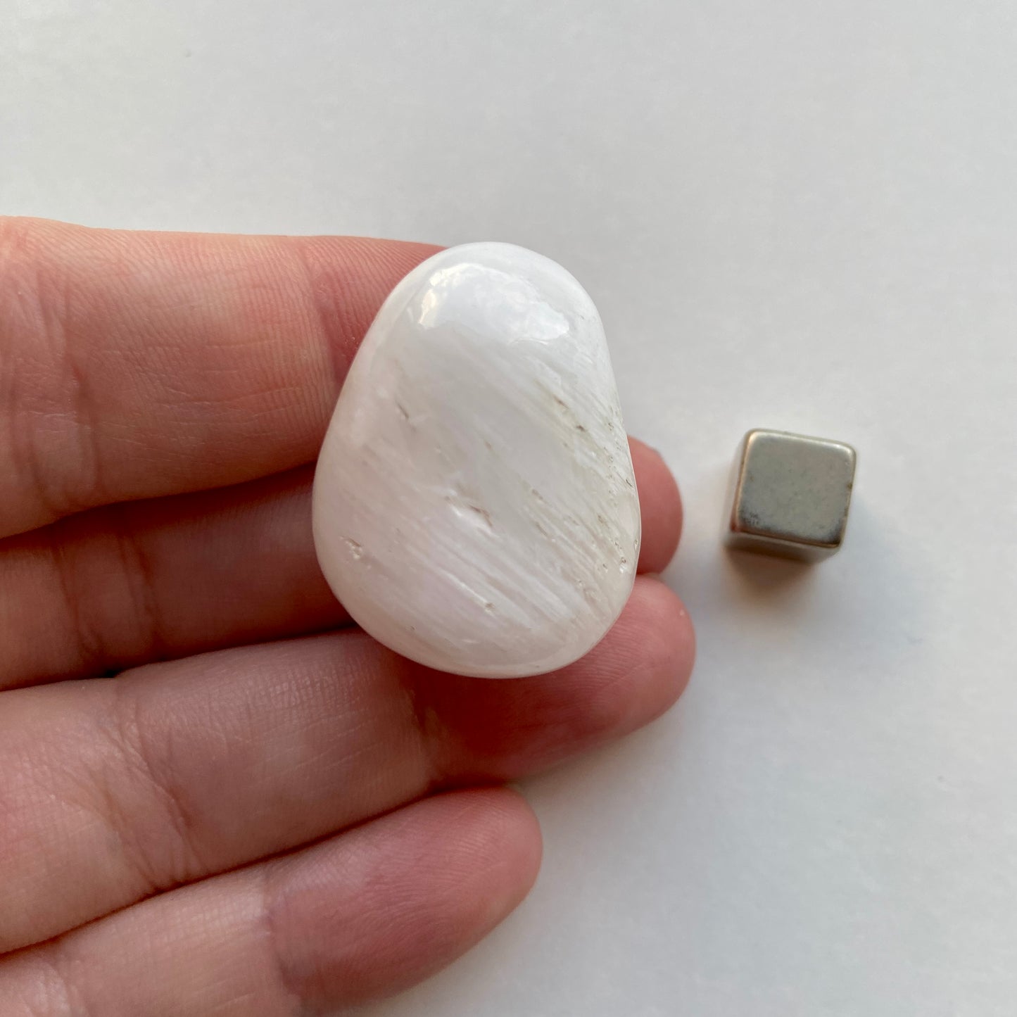 Skolezit med blid og beroligende vibration.