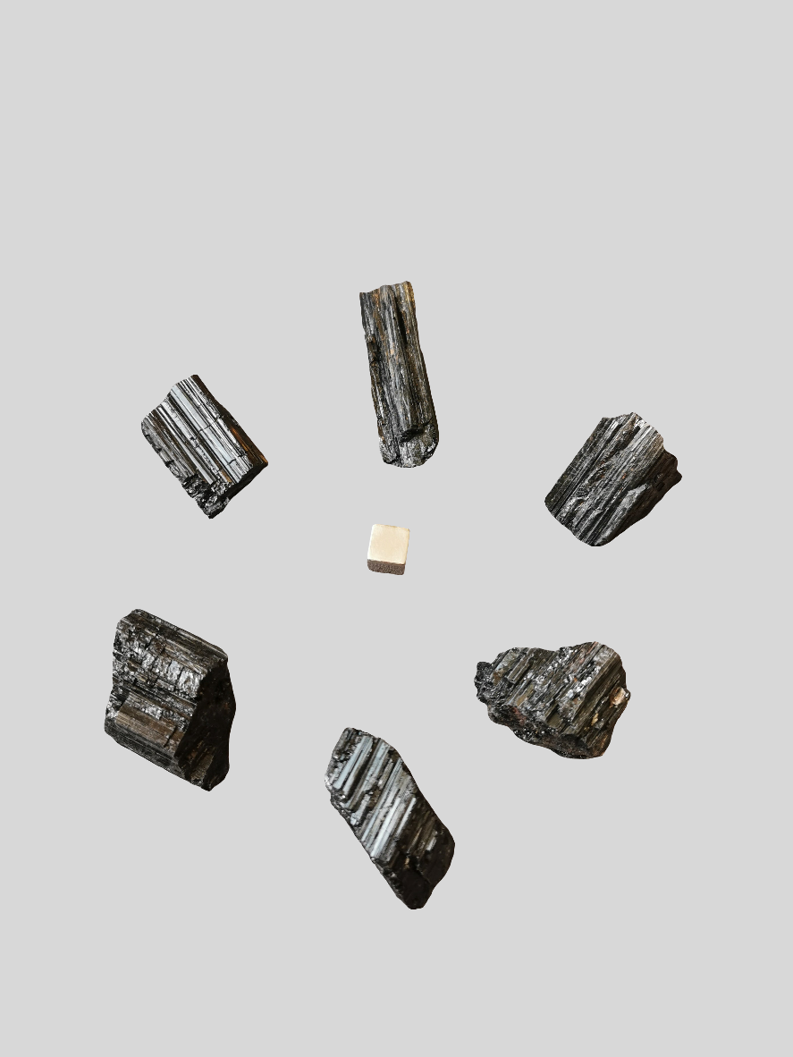 Turmalin krystal med stærk beskyttende og groundende energi.