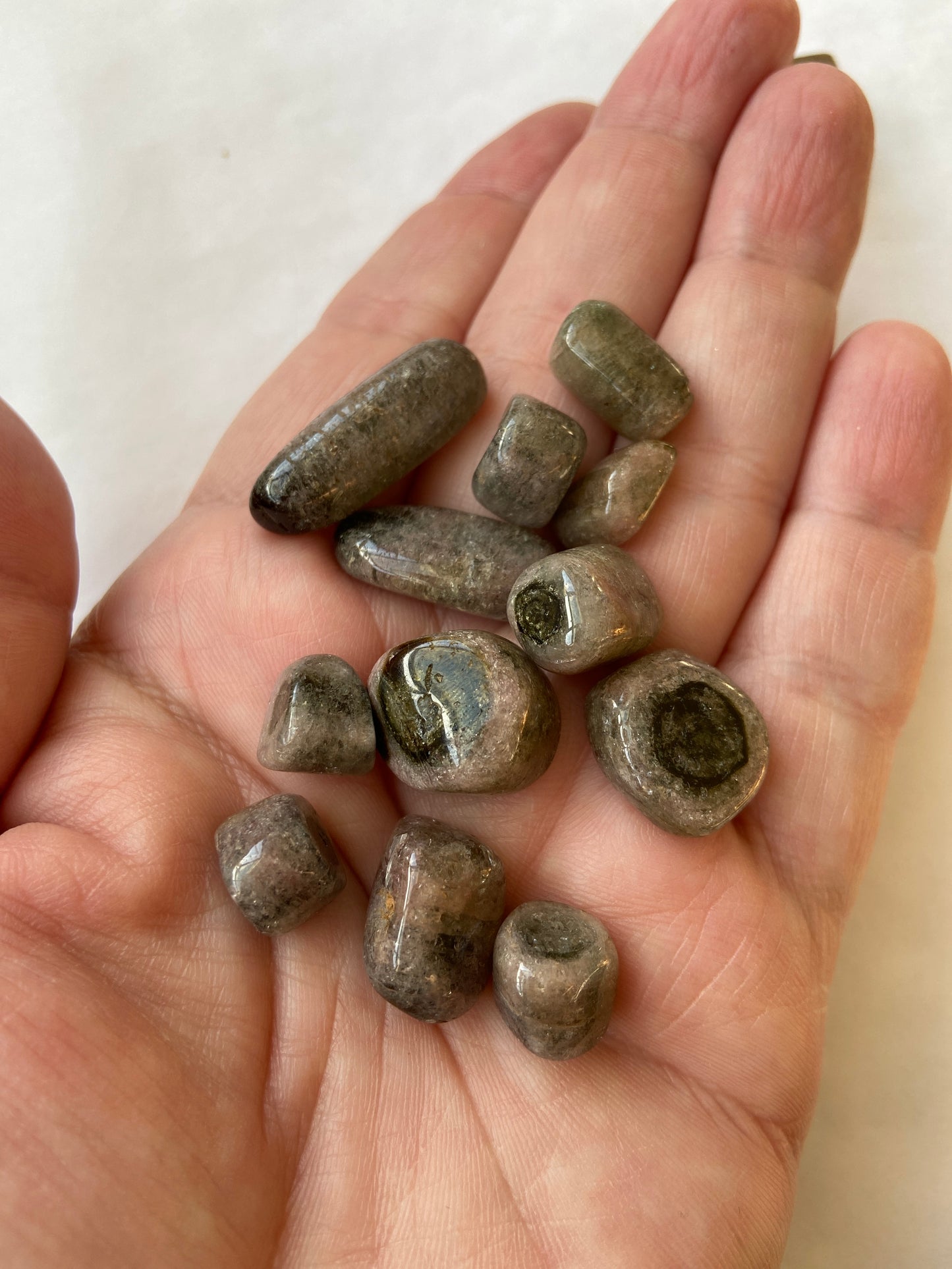 Vandmelon Turmalin krystal – styrker hjertechakra og healer følelser med kærlig energi