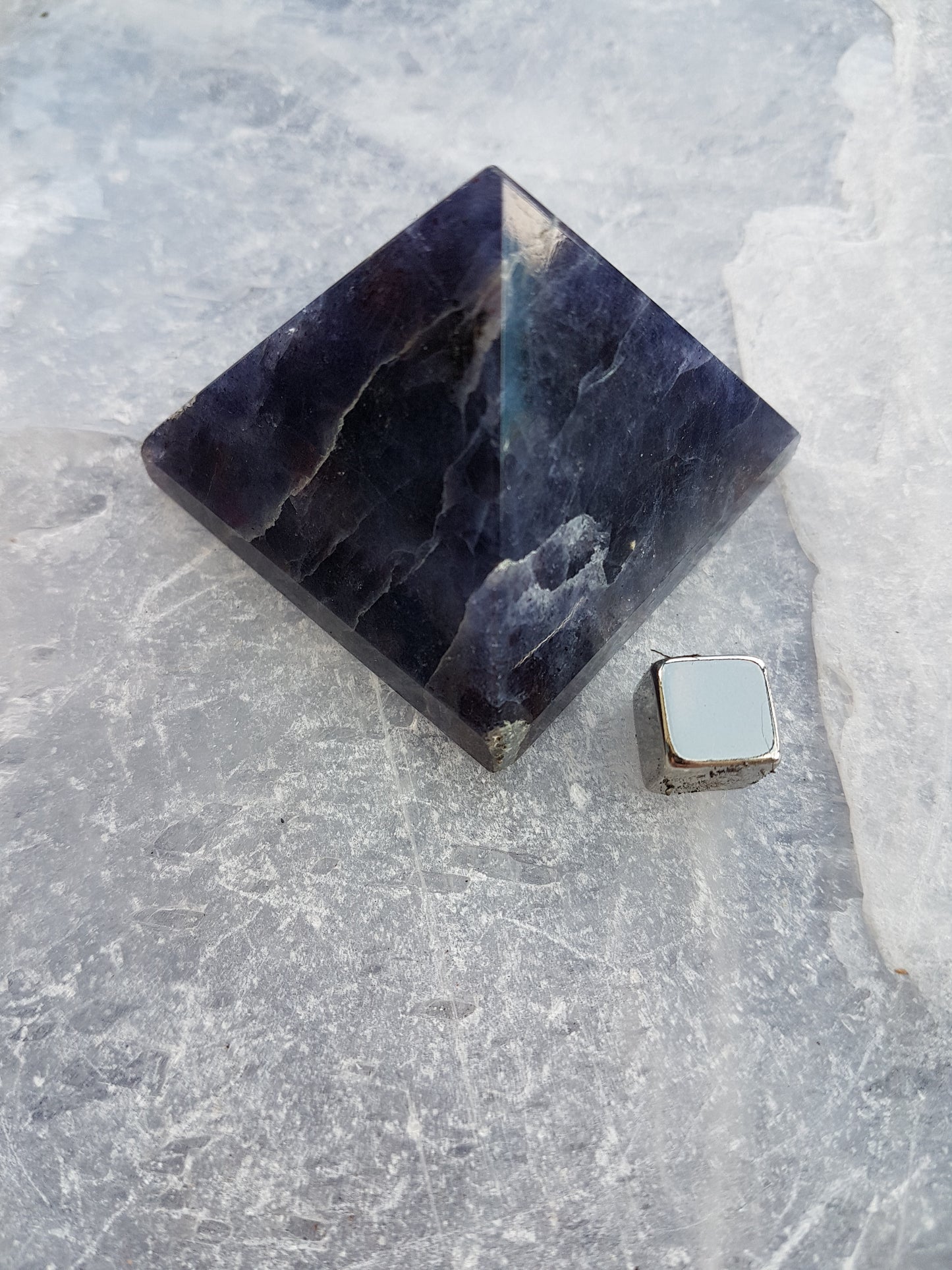 Iolit Pyramide