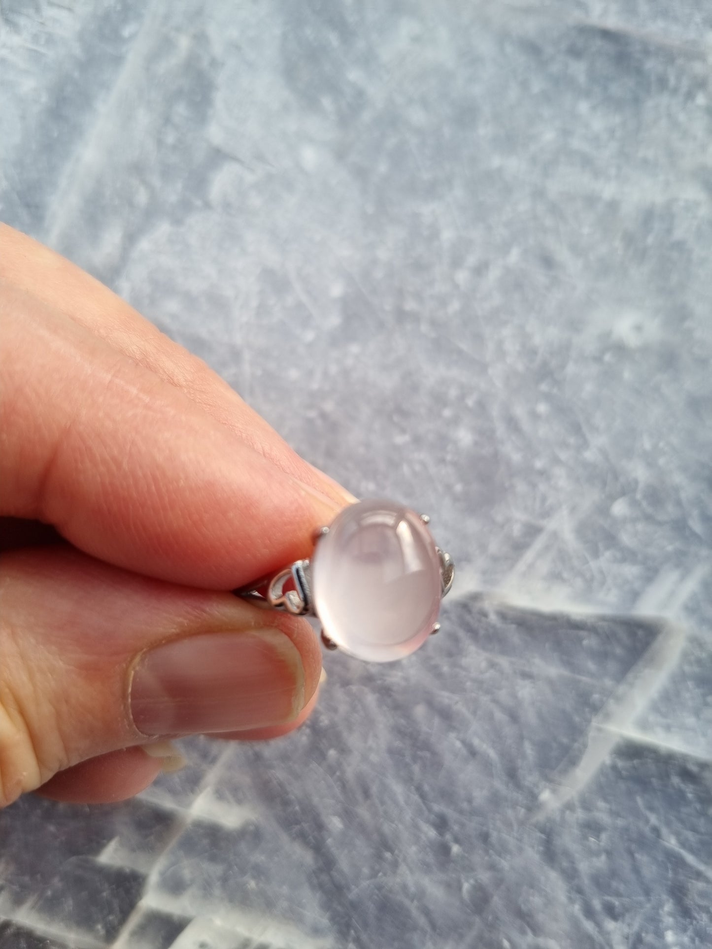 Rosakvarts ring
