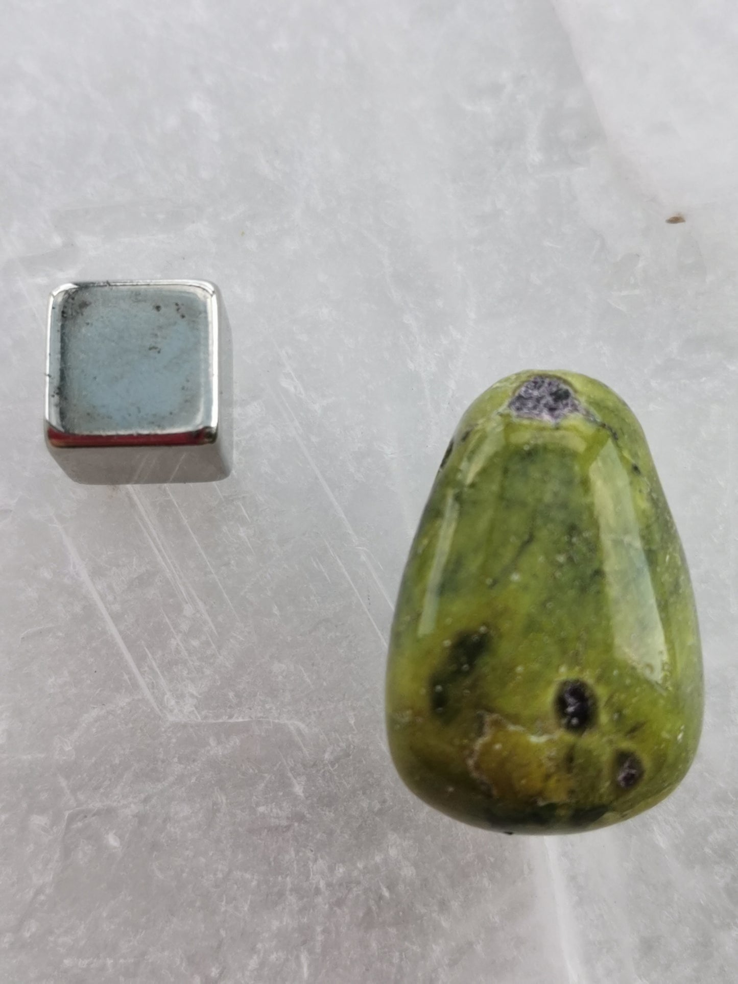 Stichtit m/ Serpentin vedhæng