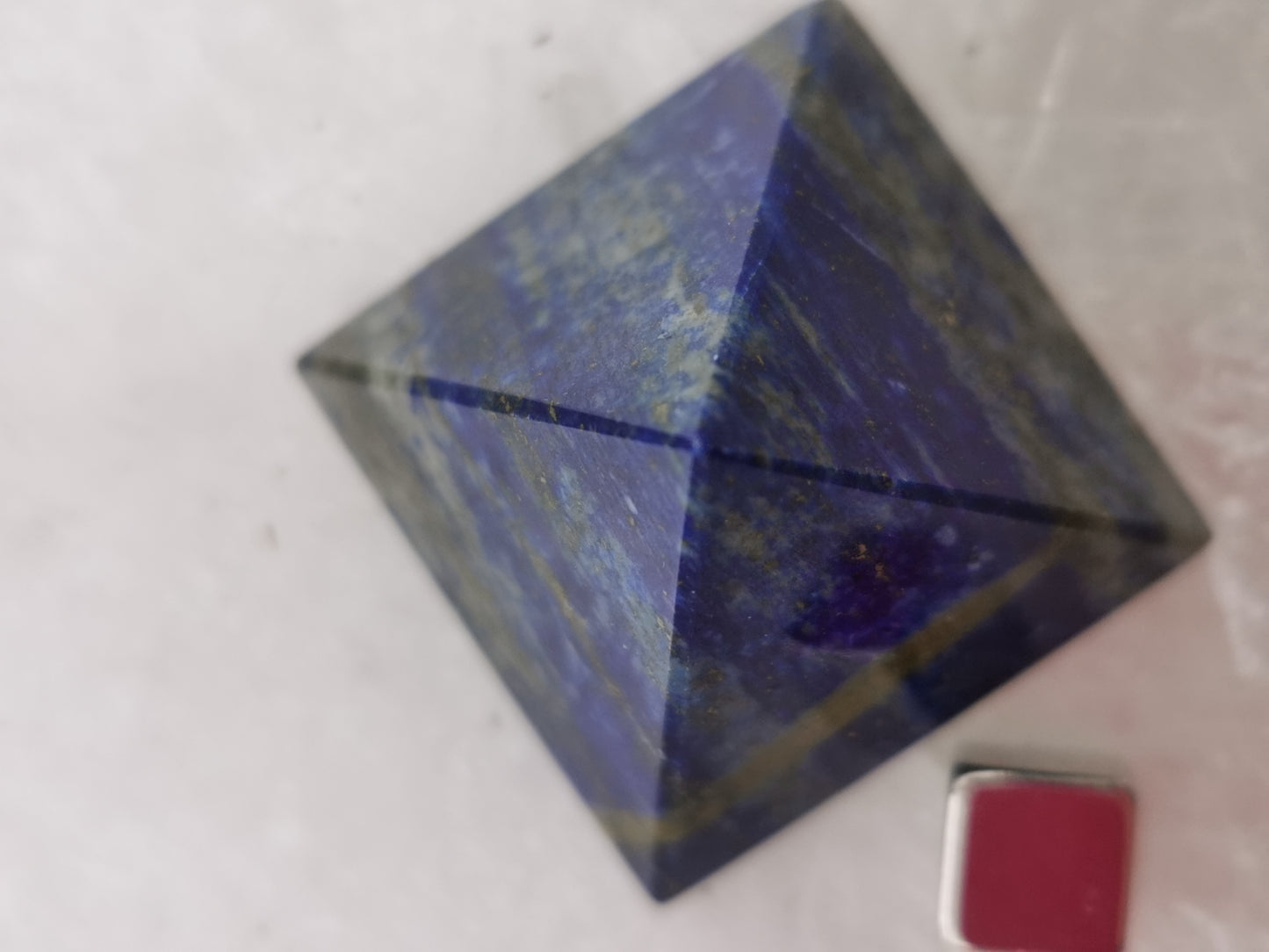 Lapis Lazuli Pyramide