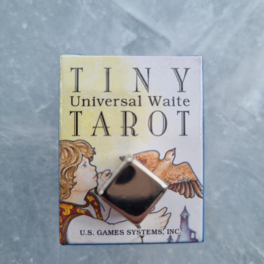 Tiny universal Tarot