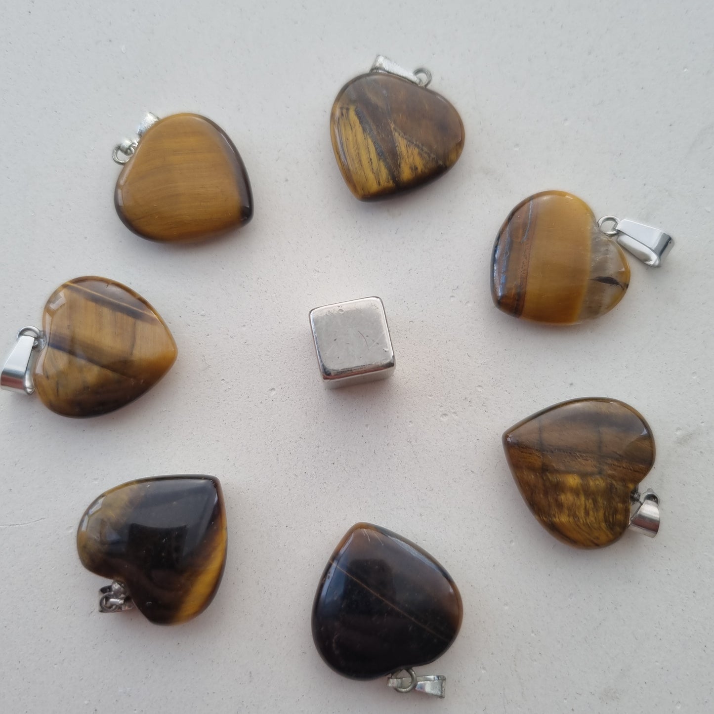 Tigerøje hjerte vedhæng