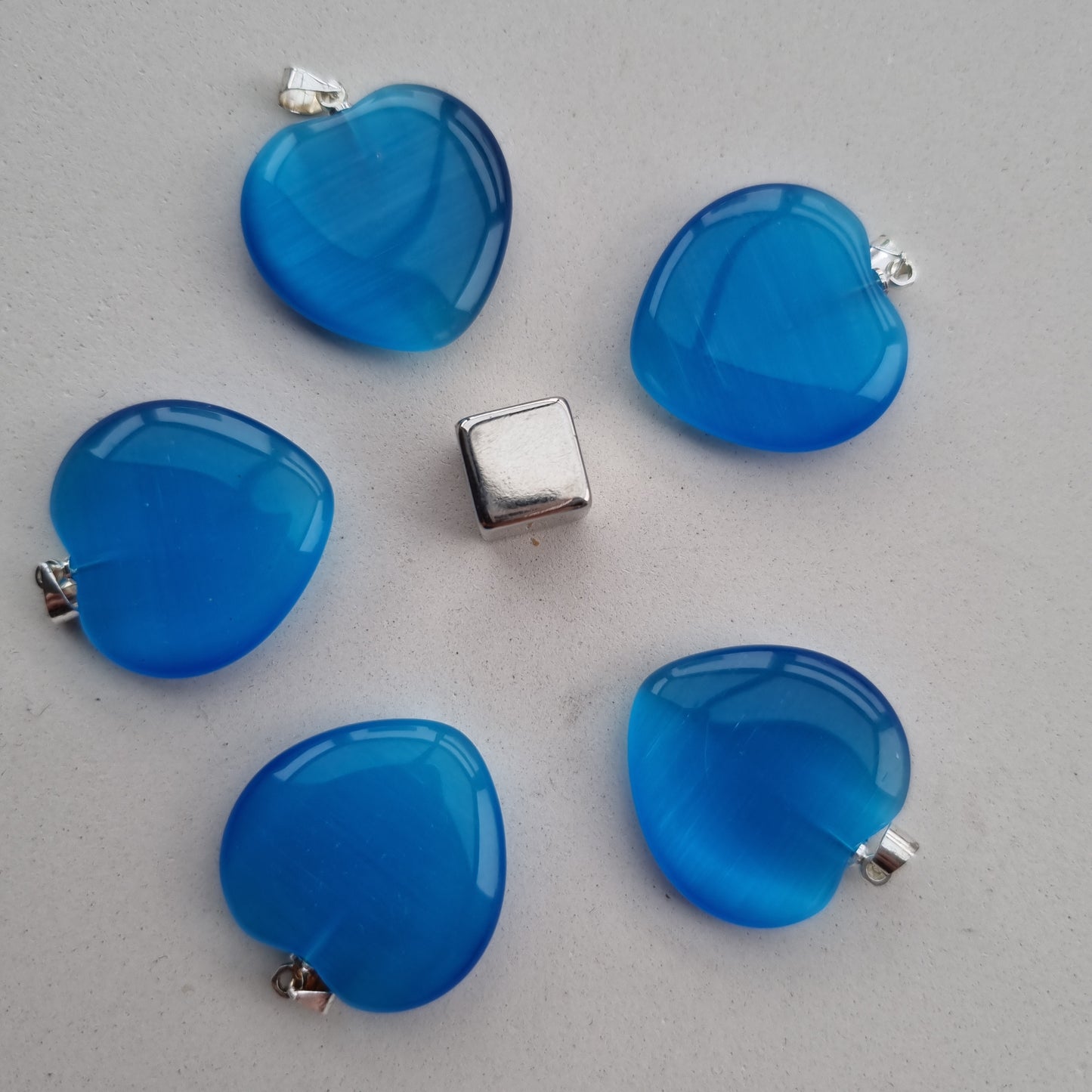 Fiberoptik hjerte m/Calcit, Kvarts og Feldspat vedhæng