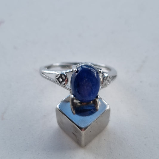 Cyanit ring