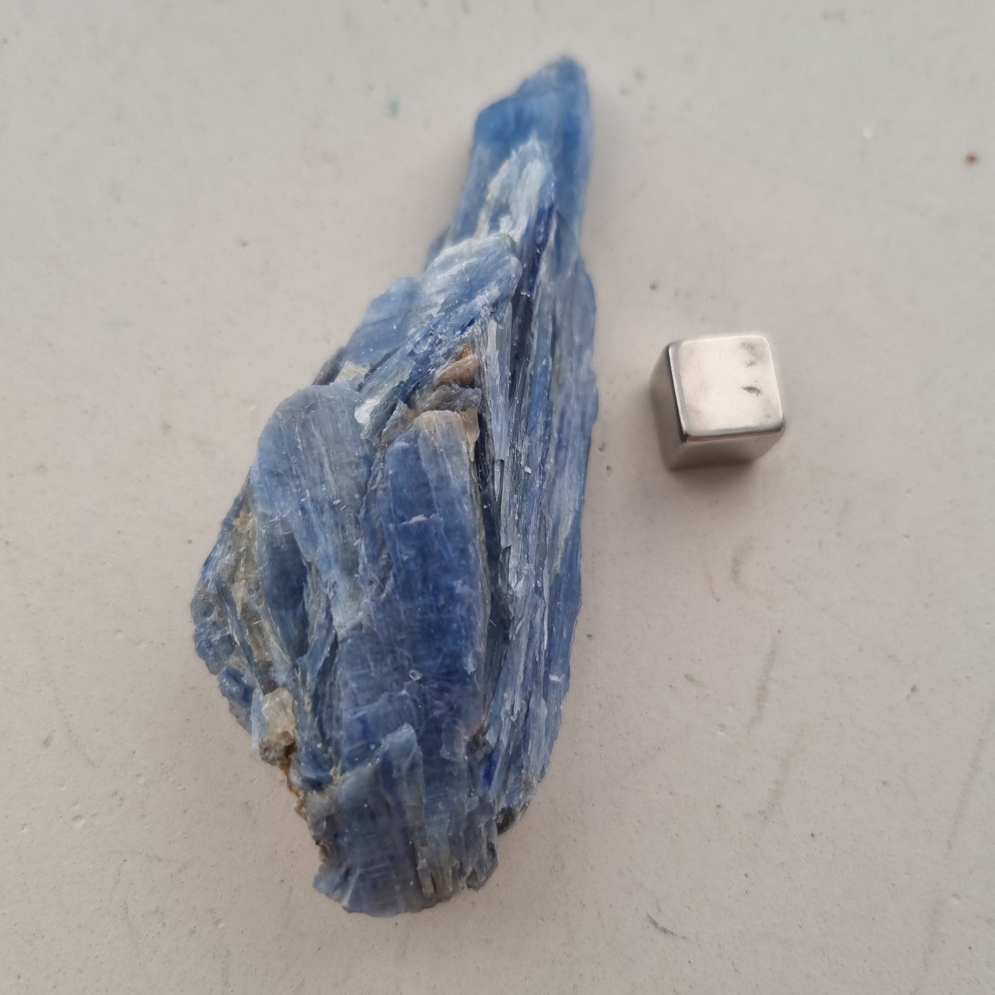 Cyanit Blå Rå m Siderit