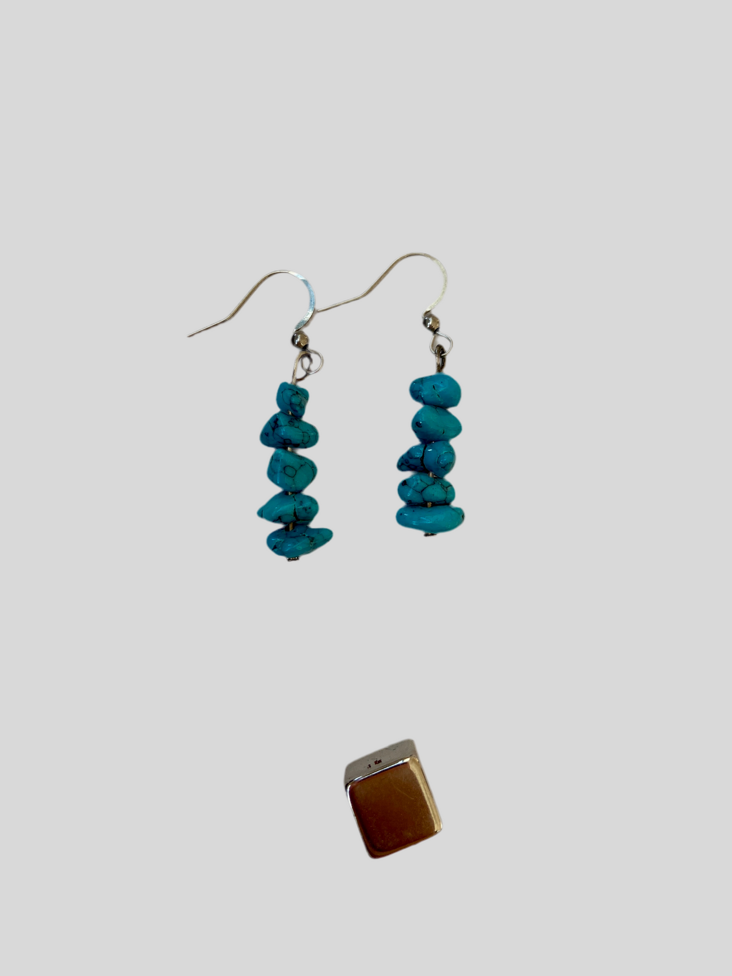 Howlit Blå (farvet) øreringe