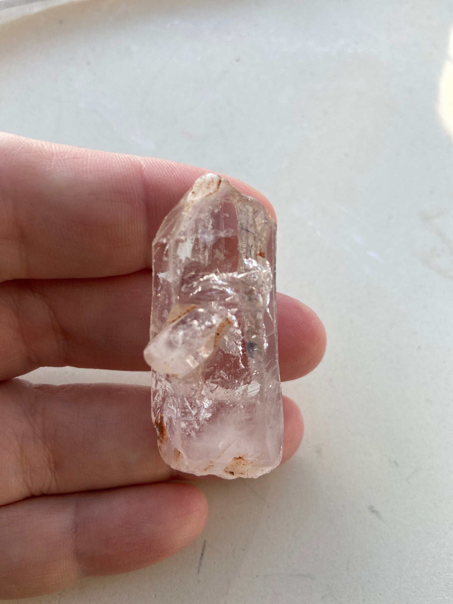 Lemurien Kvarts pink rå