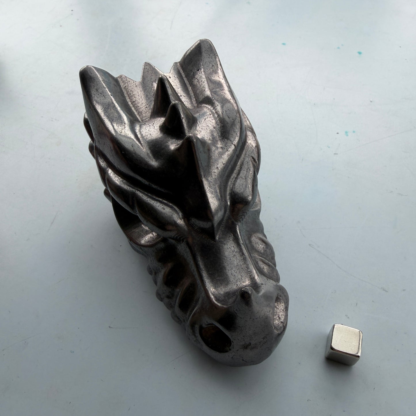 Shungit dragehoved 11x7 cm