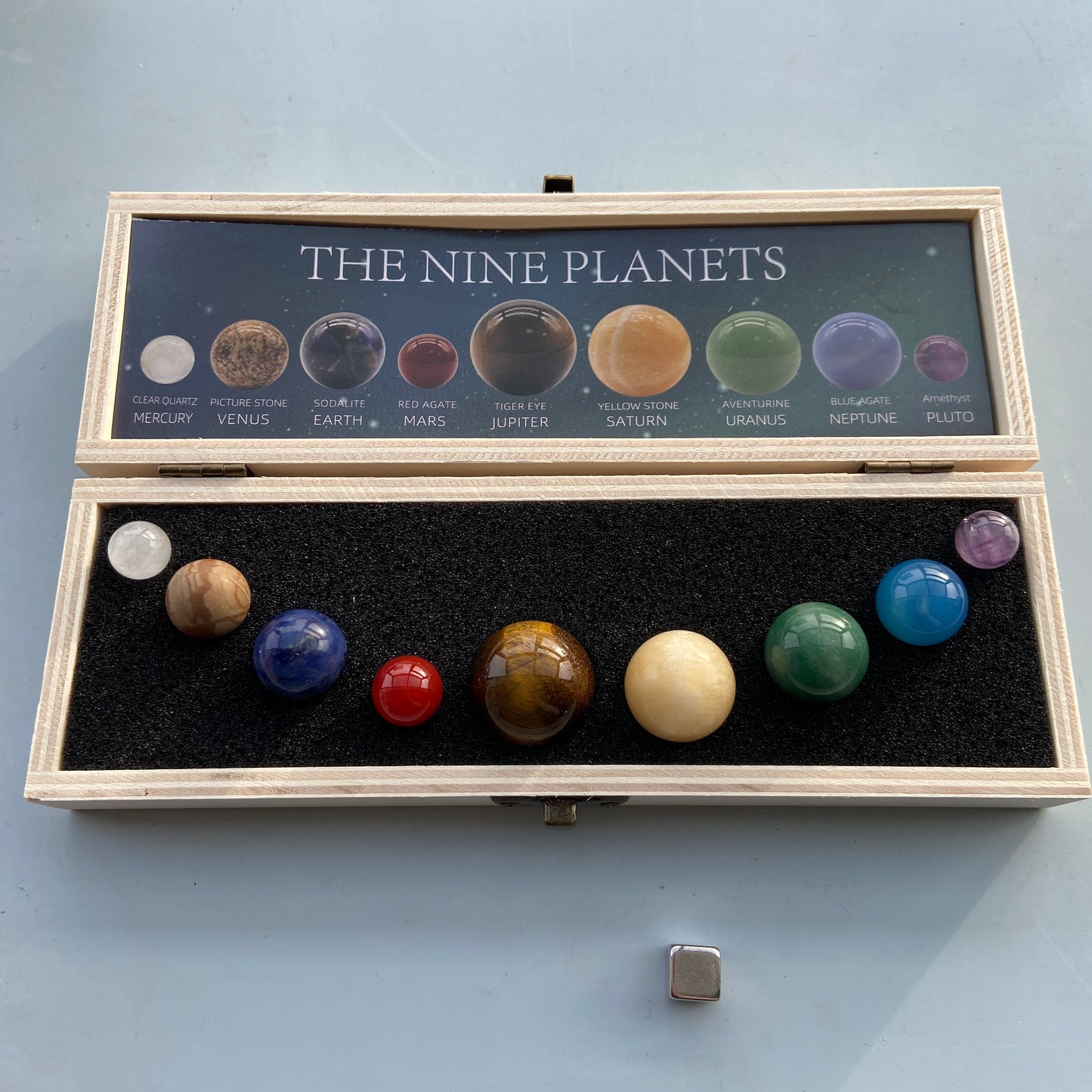 9 planeter i solsystemet i krystalkugler