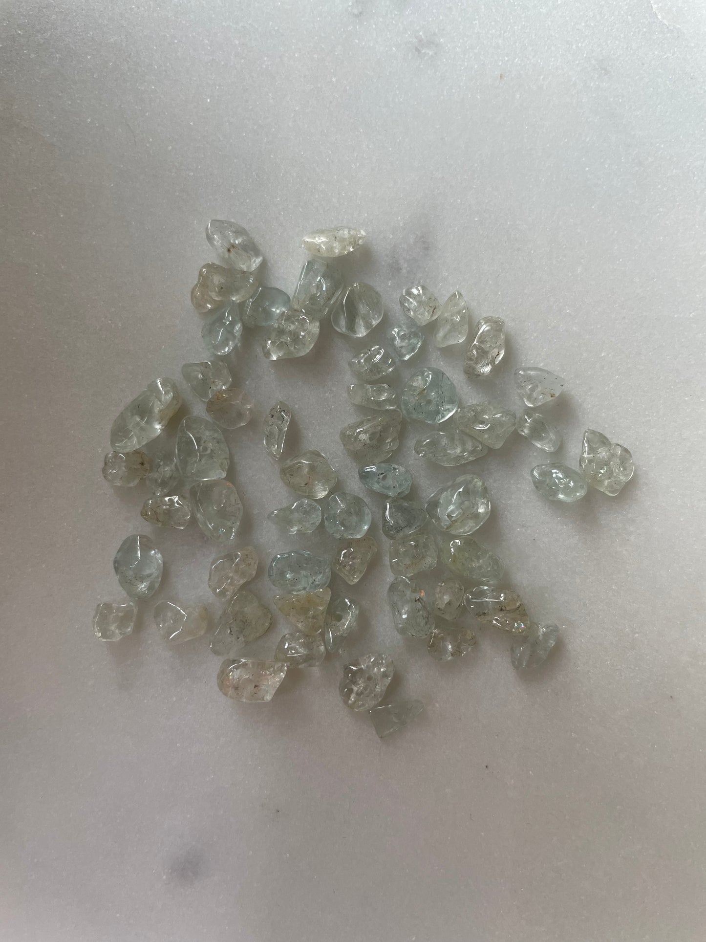 Akvamarin perle - chips - 10 stk