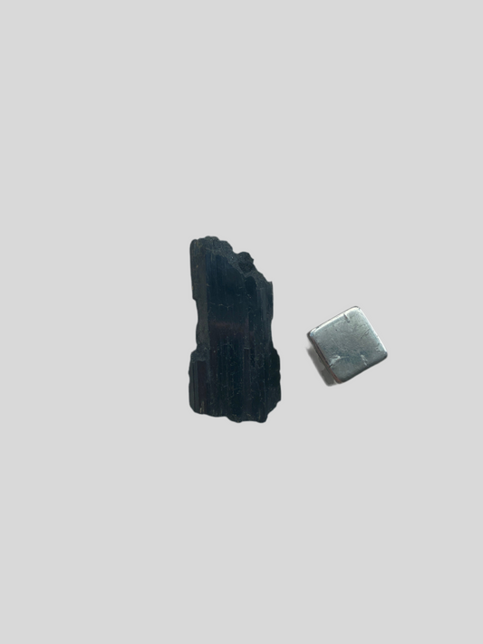 Aegirine stone – aktiverer det tredje øje og beskytter mod negativ energi.