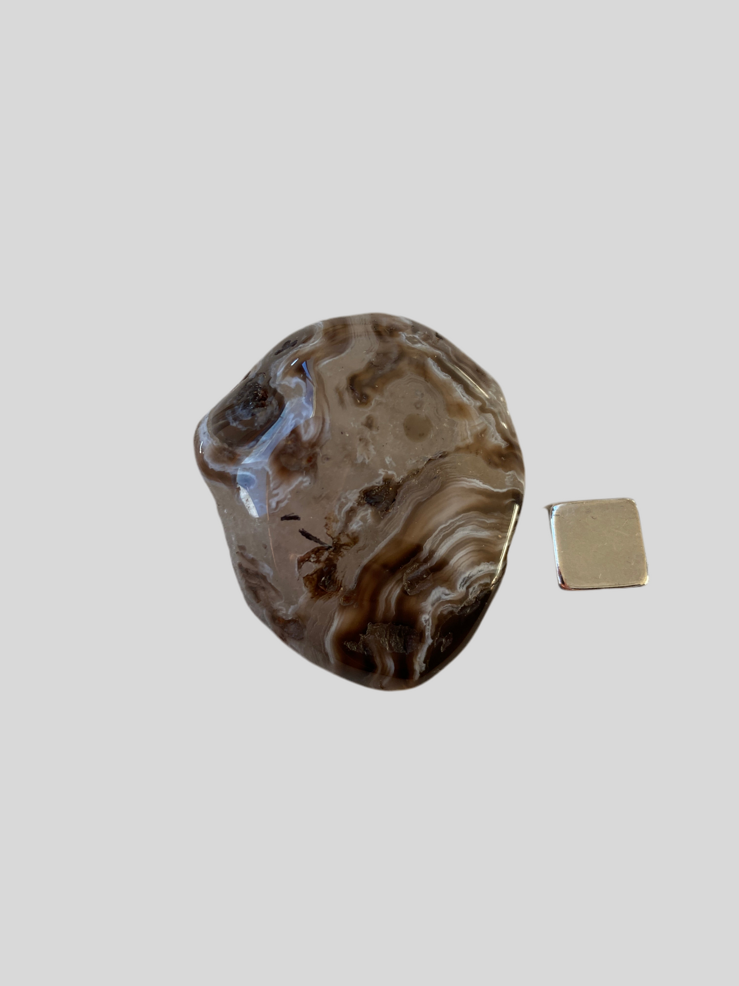 Agat Fjer – blid krystal, der bringer indre ro, lethed og følelsesmæssig balance.