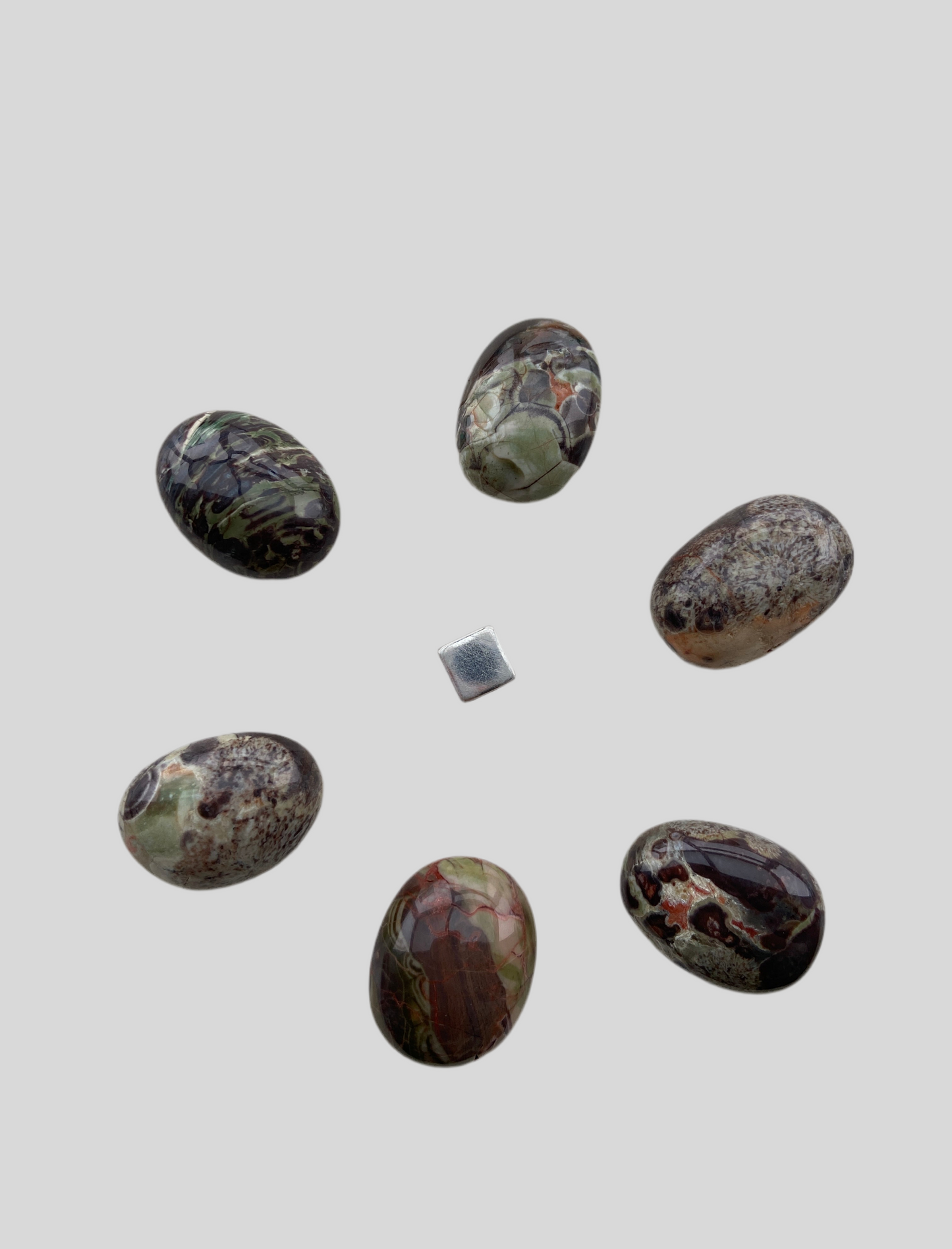 Agat Money krystal der tiltrækker overflod, velstand og økonomiske muligheder.