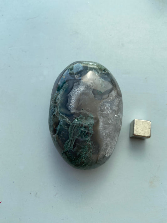 Agat Mos – krystal for vækst, fornyelse og naturens helende rytme.