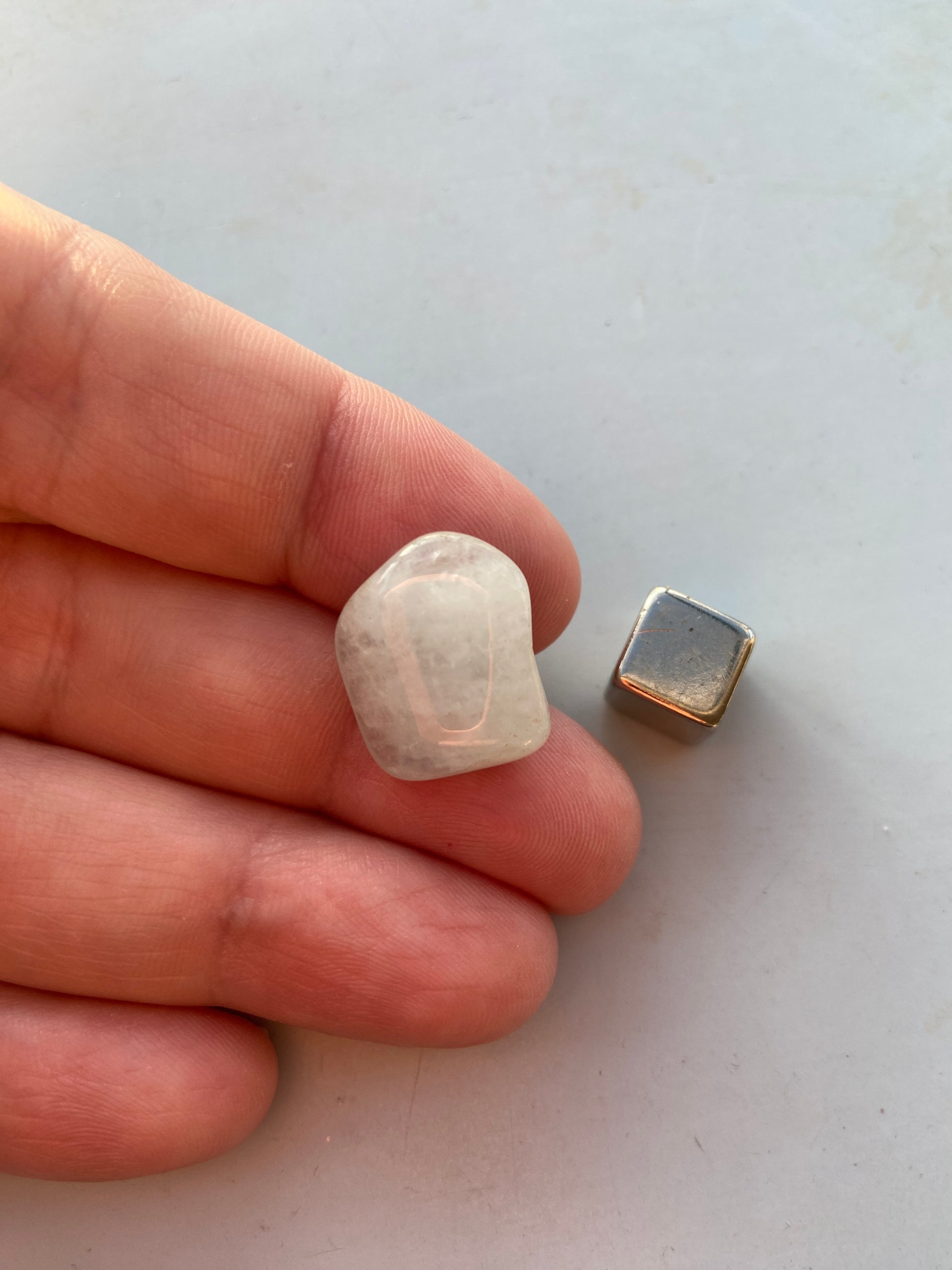 Akvamarin – åbner tredje øje og øger spirituelle visioner og indsigt.