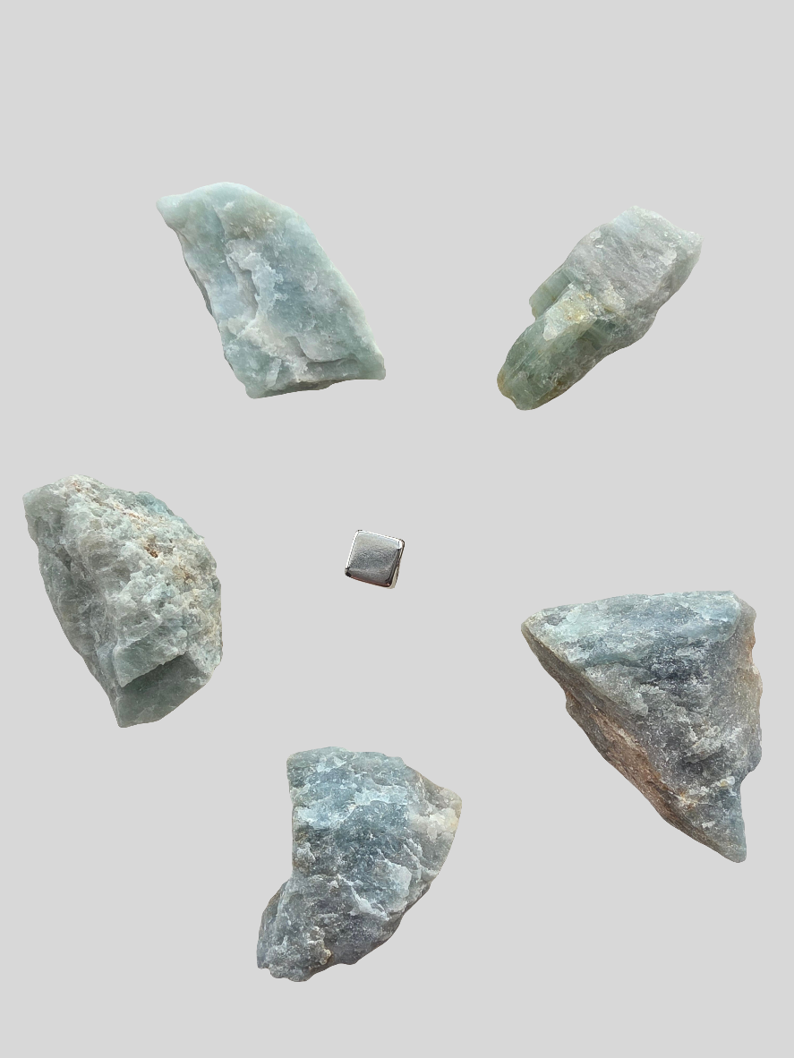 Akvamarin krystal – bringer livsglæde, håb og klar kommunikation, renser chakraer og styrker spirituel vision