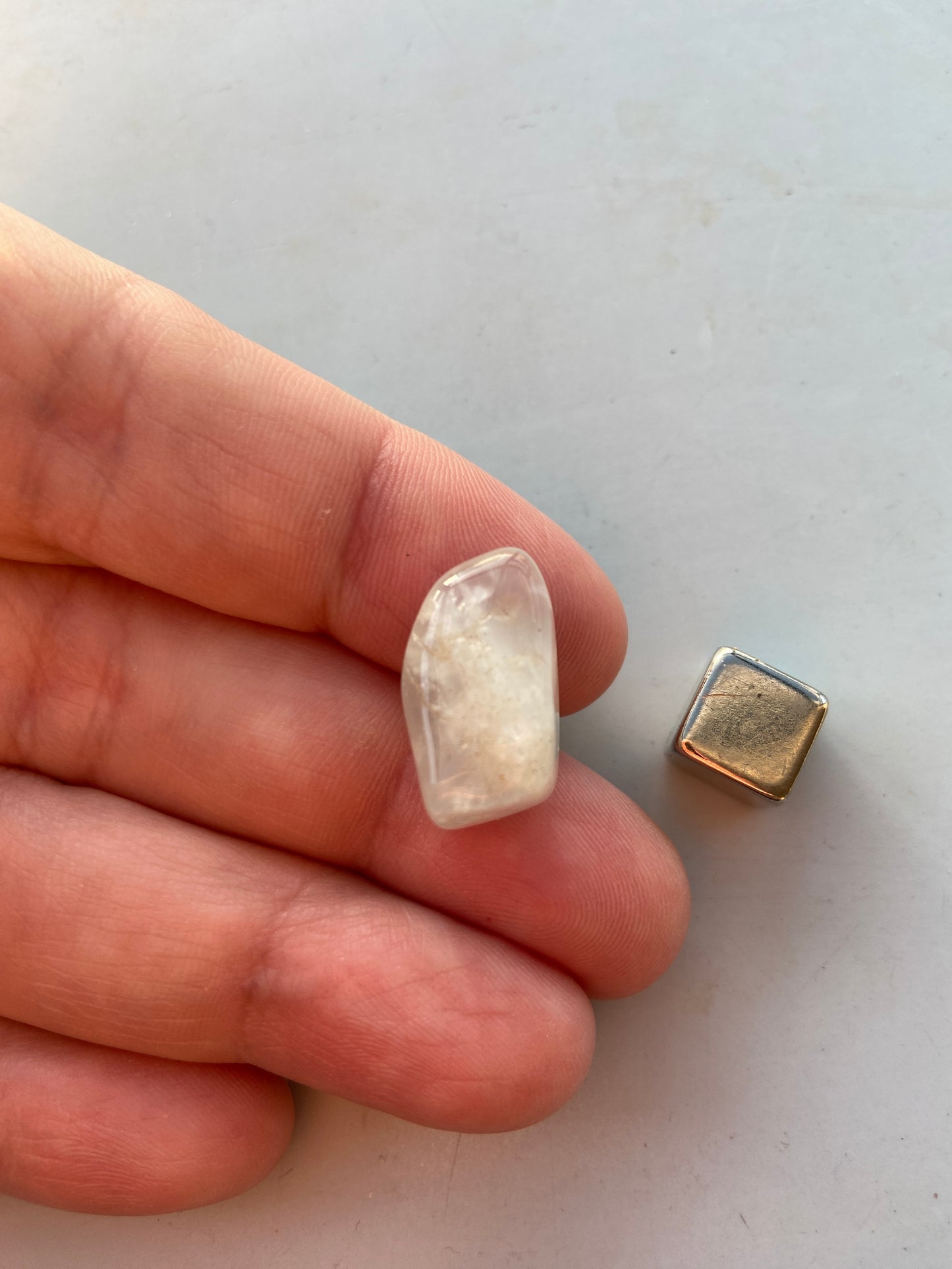 Akvamarin – krystal for livsglæde, håb og en følelse af lethed og lys.