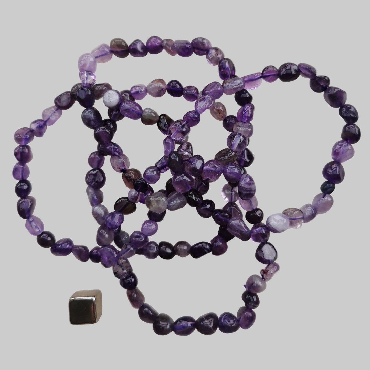 Amethyst bracelet med naturlige lilla sten.