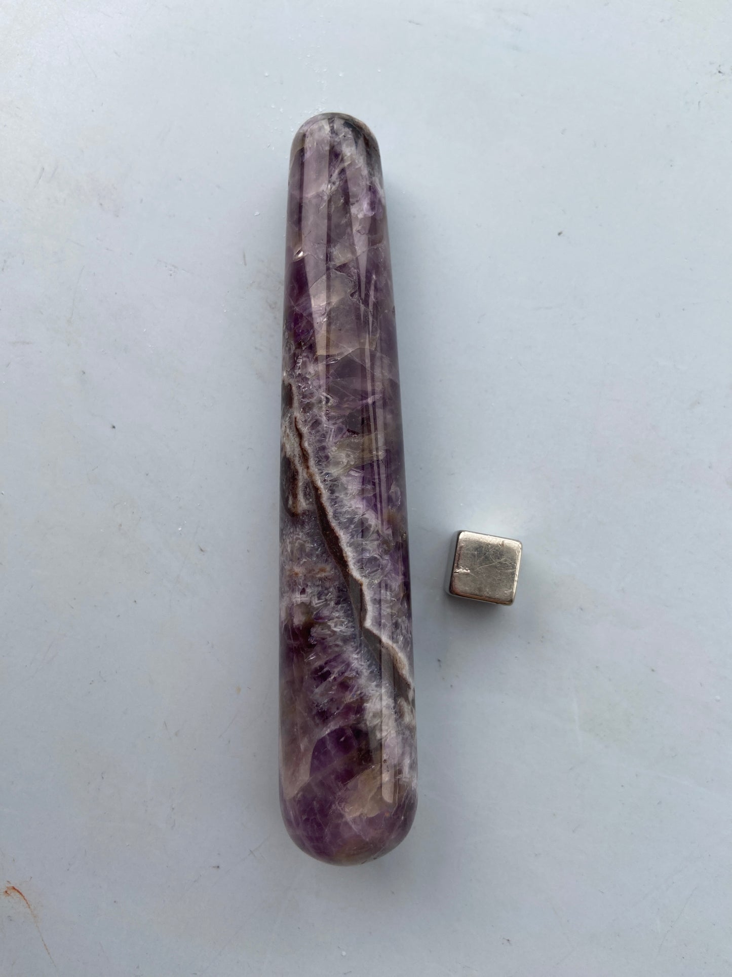 Ametyst krystal der skaber balance i krop og sind.