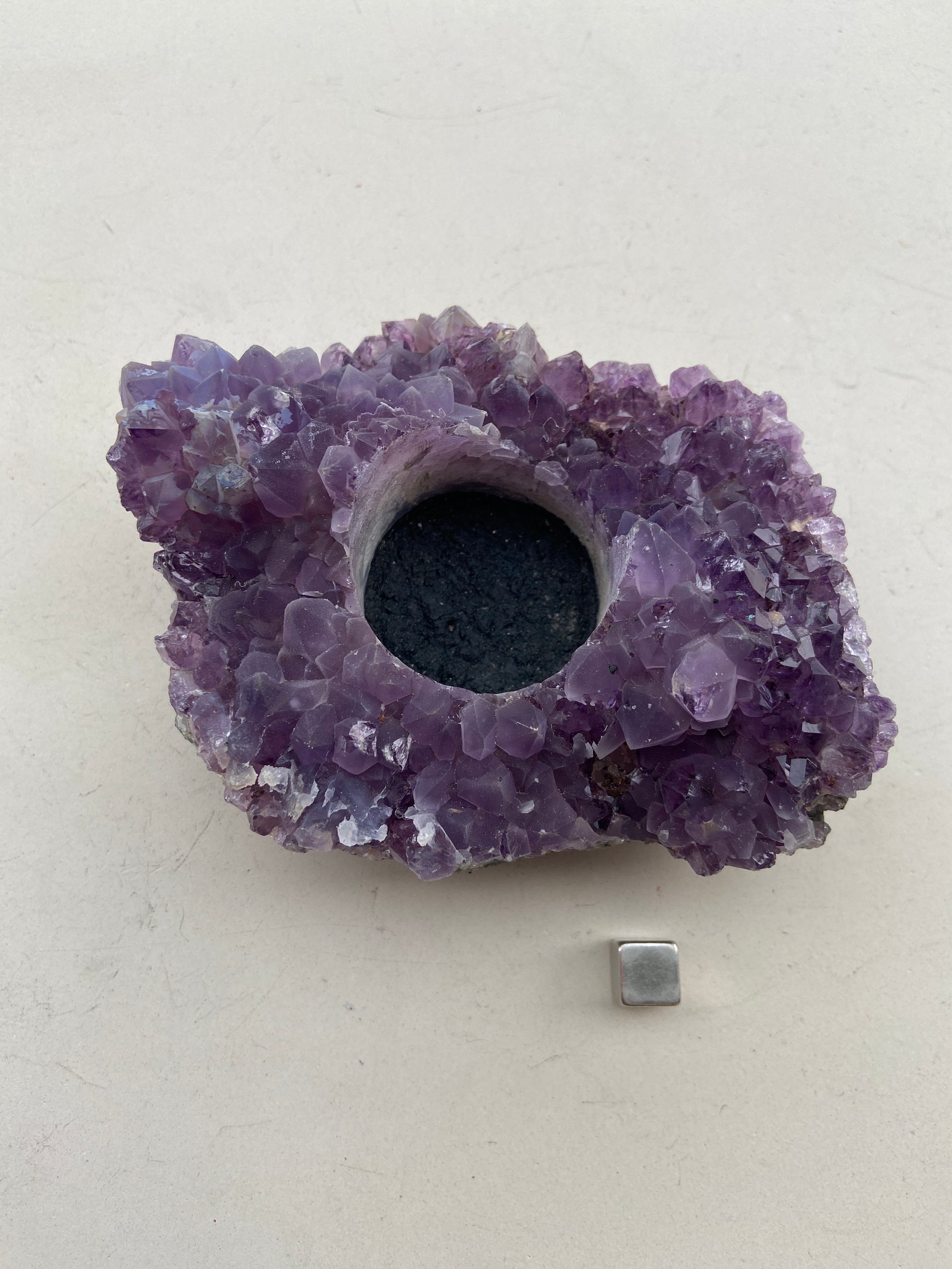 Ametyst krystal ideel til meditation og spirituel fordybelse.