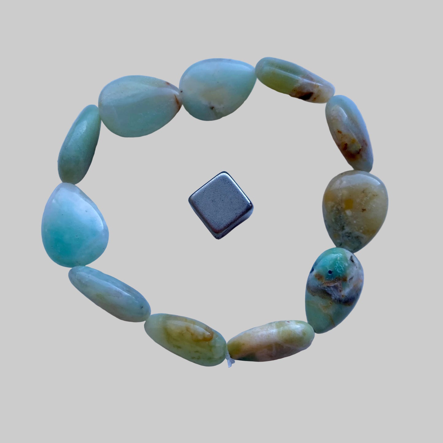 Amazonit armbånd der skaber ro og balance i sind og hjerte.