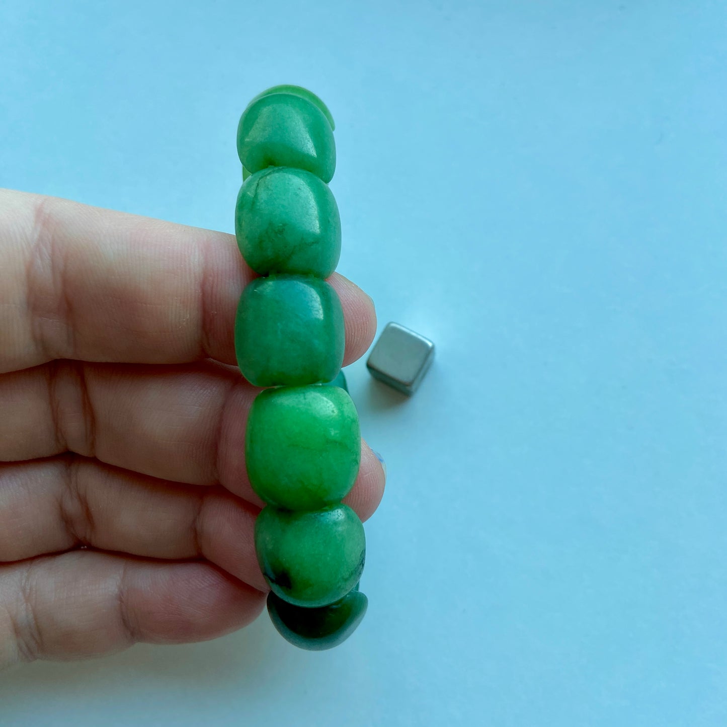 Grøn aventurin armbånd der balancerer hjertechakraet.