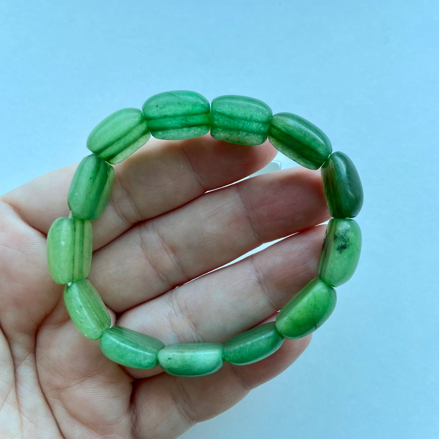 Grøn aventurin armbånd kendt som held- og lykkesten.