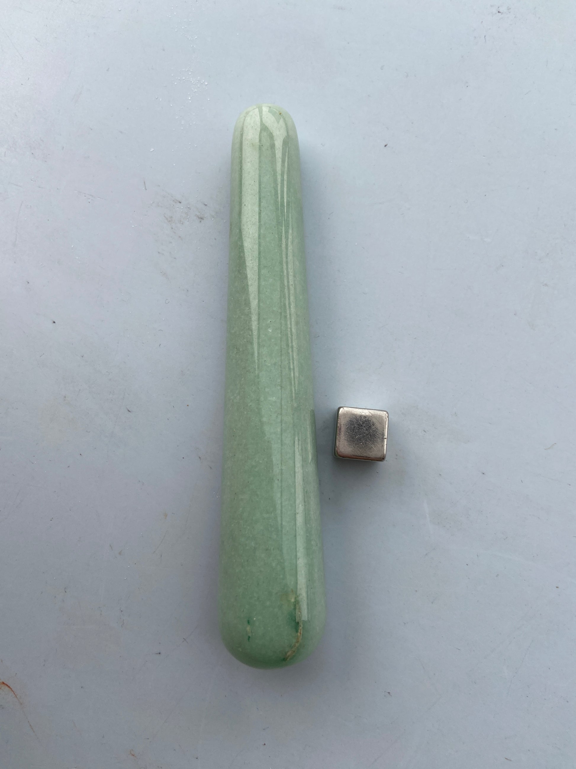 Aventurin grøn krystal der tiltrækker overflod, held og succes.