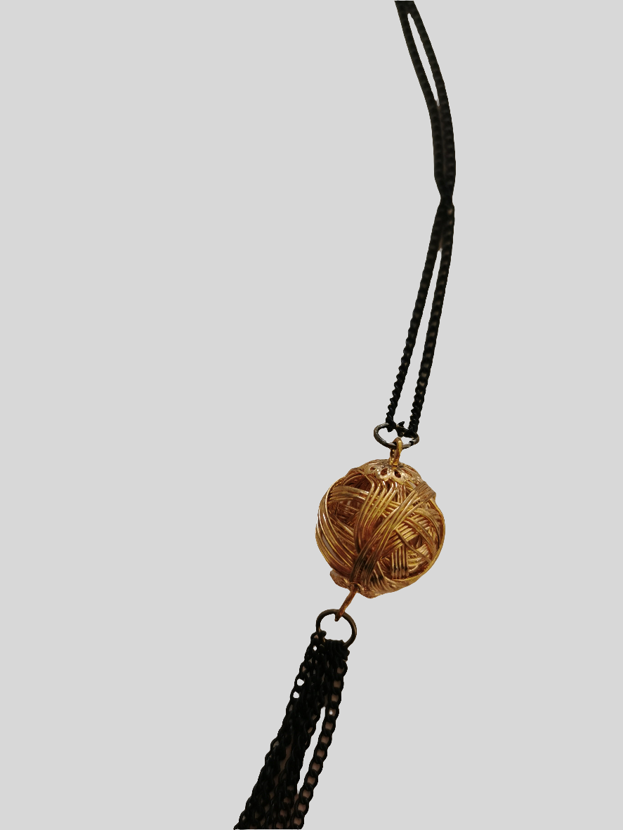 Sort med guld halskæde 84+5cm