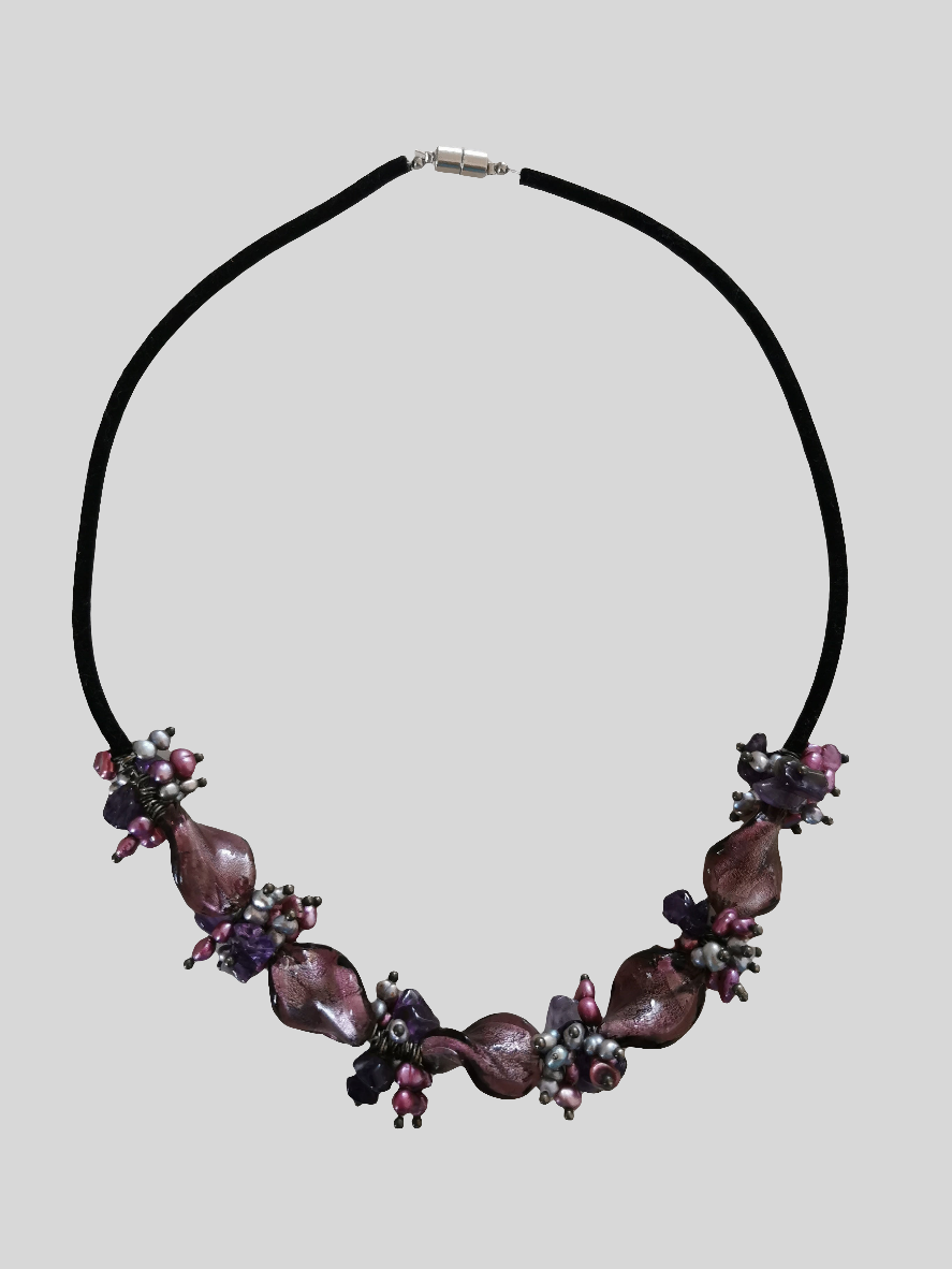 Farverig halskæde 40 cm med øreringe